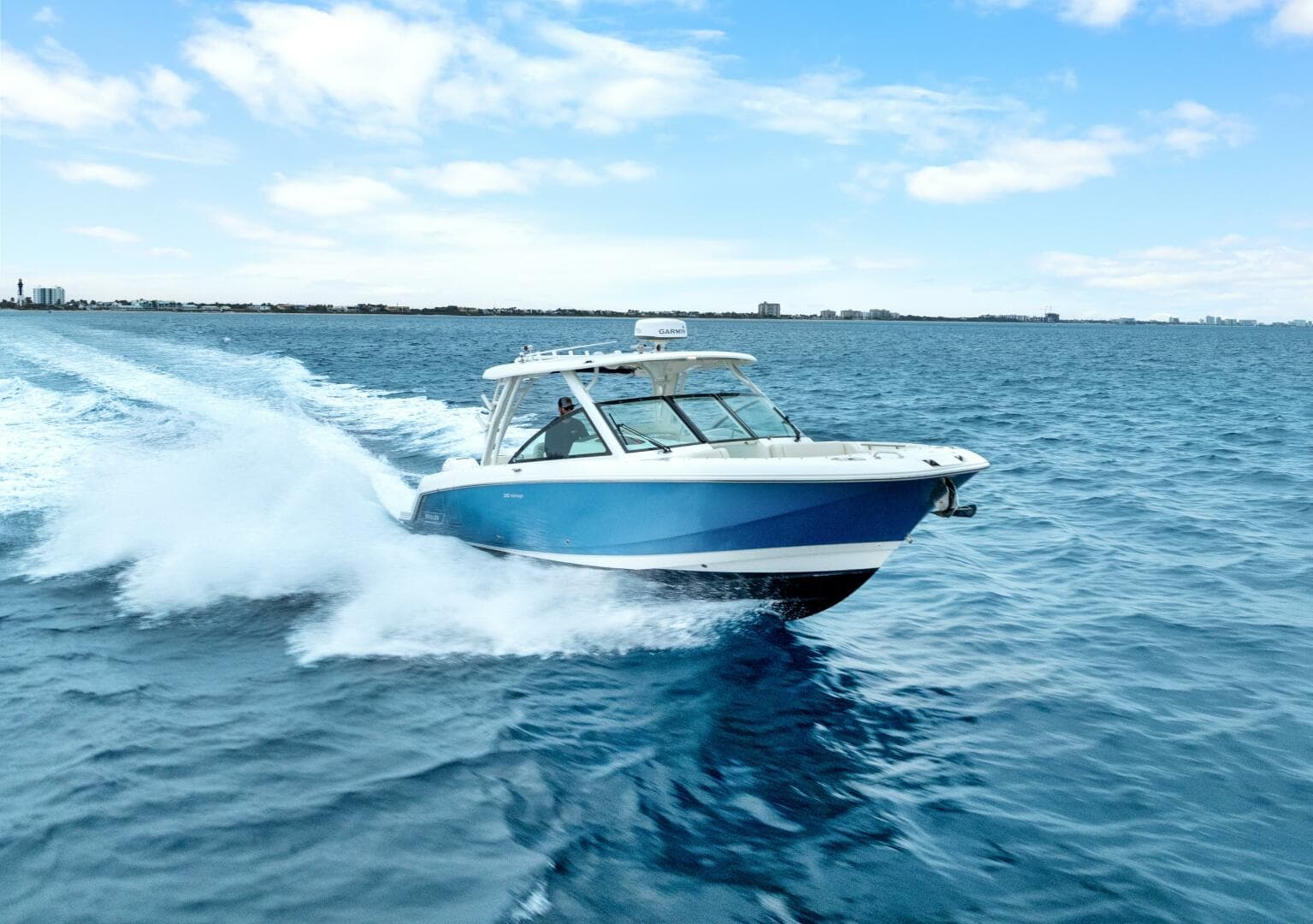 2018 Boston Whaler 320 Vantage