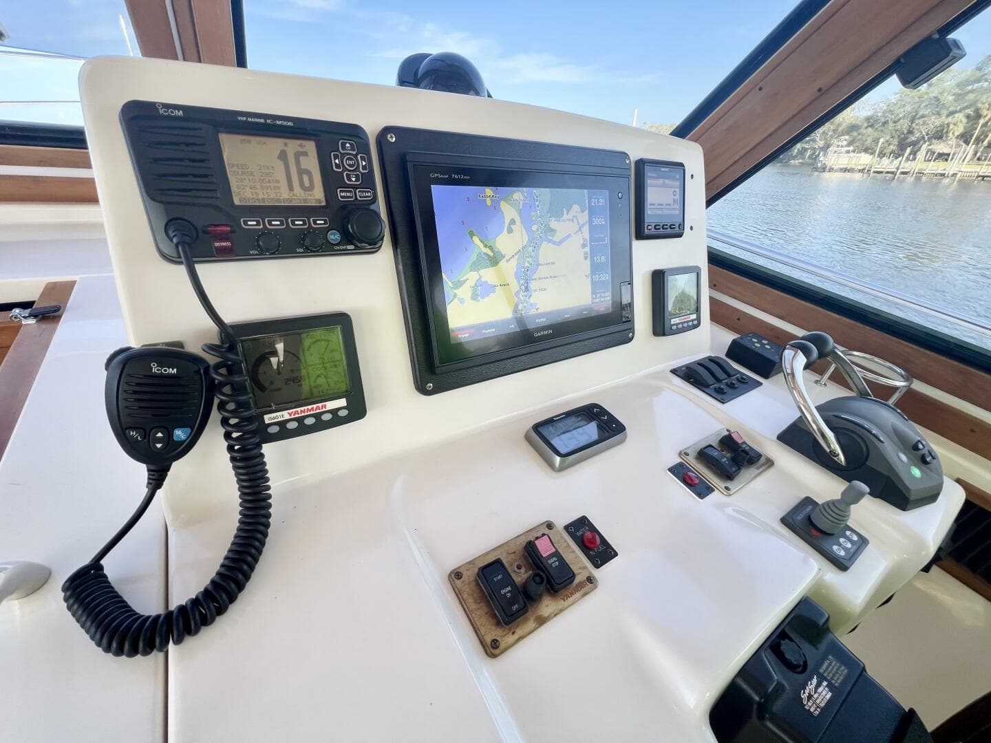 2006 Sabre 38 Hard Top Express