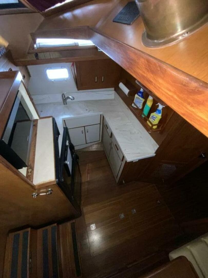 1987 President 41 Double Cabin Motor Yacht