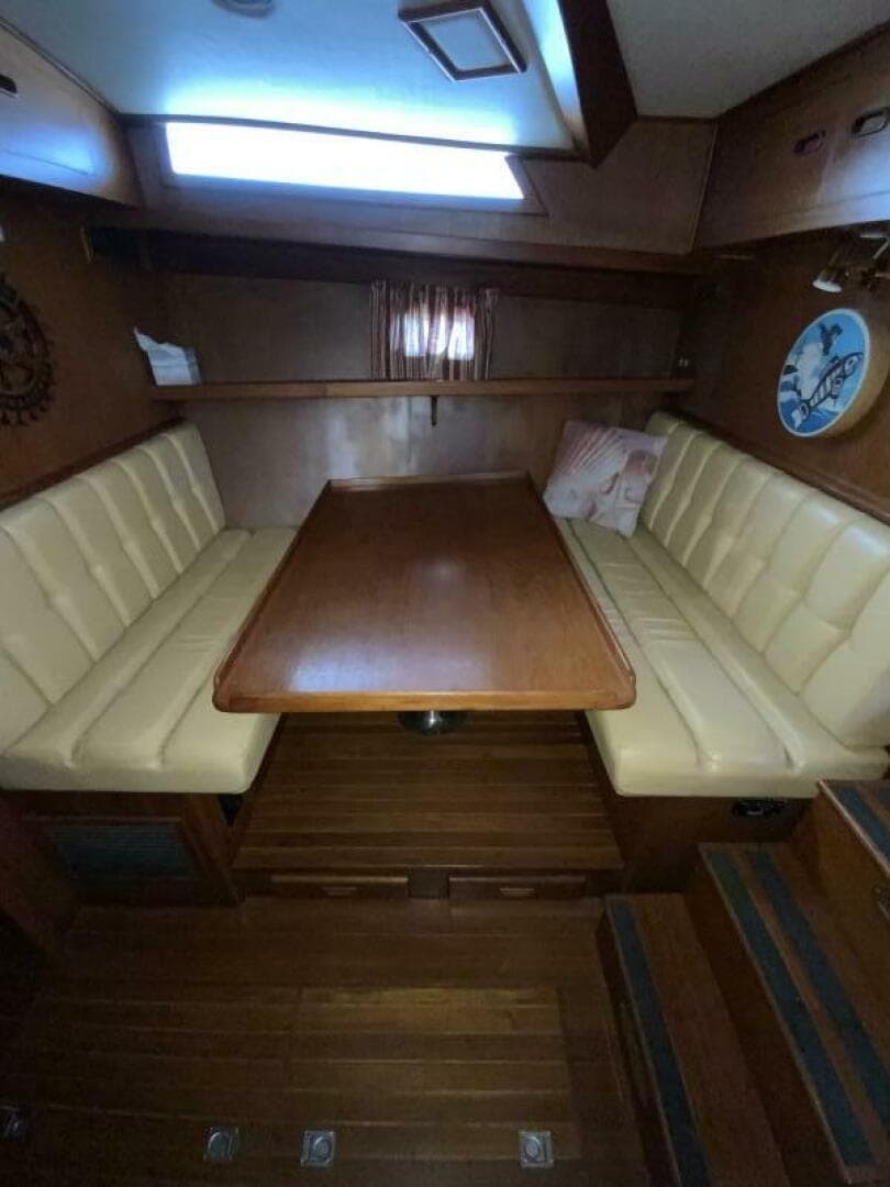 1987 President 41 Double Cabin Motor Yacht