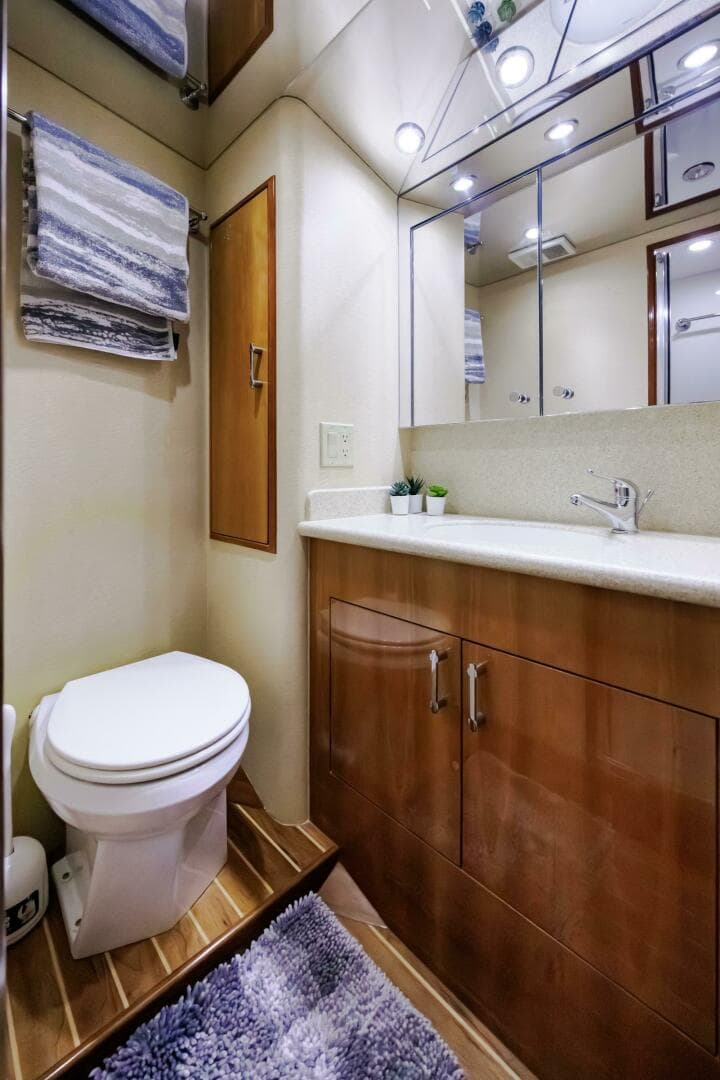 2005 Hatteras 50 Convertible