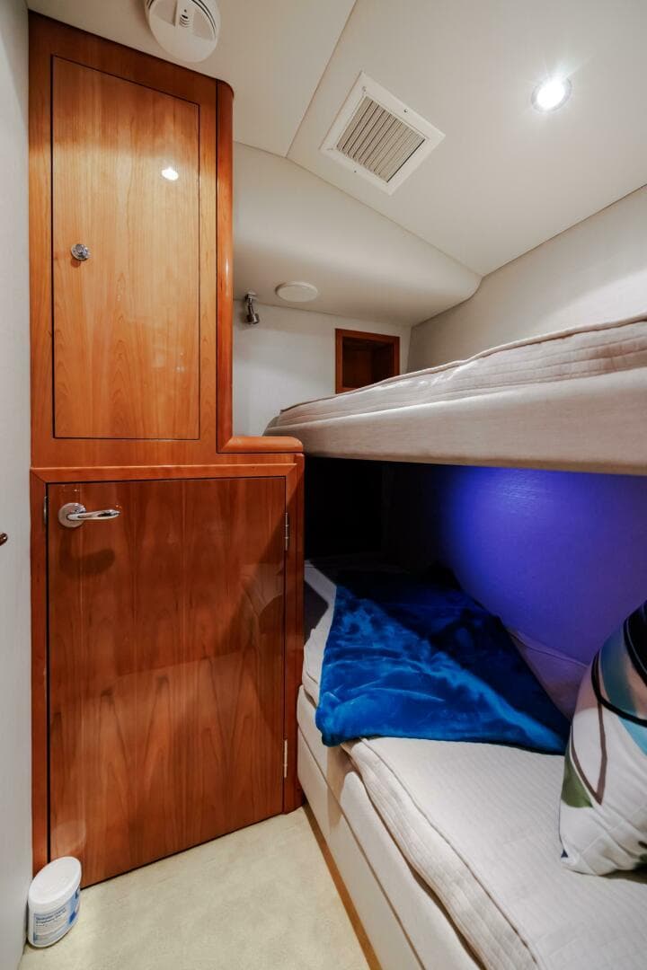 2005 Hatteras 50 Convertible