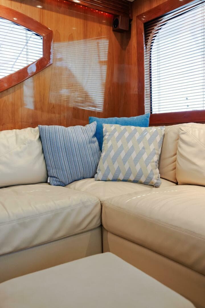 2005 Hatteras 50 Convertible