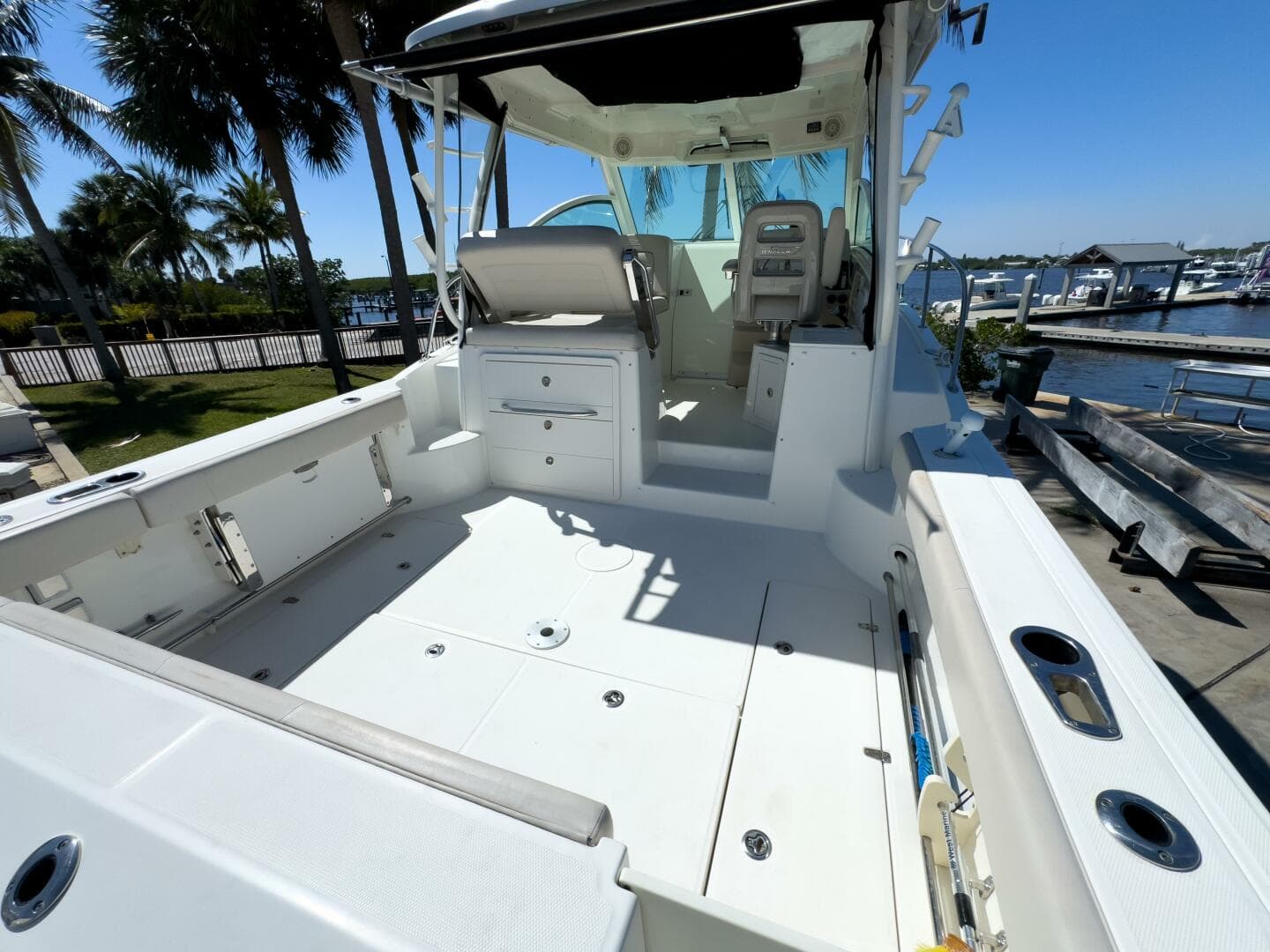 2018 Boston Whaler 315 Conquest