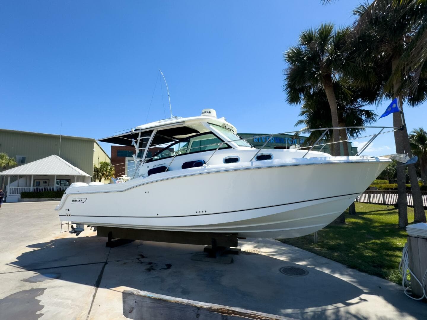 2018 Boston Whaler 315 Conquest