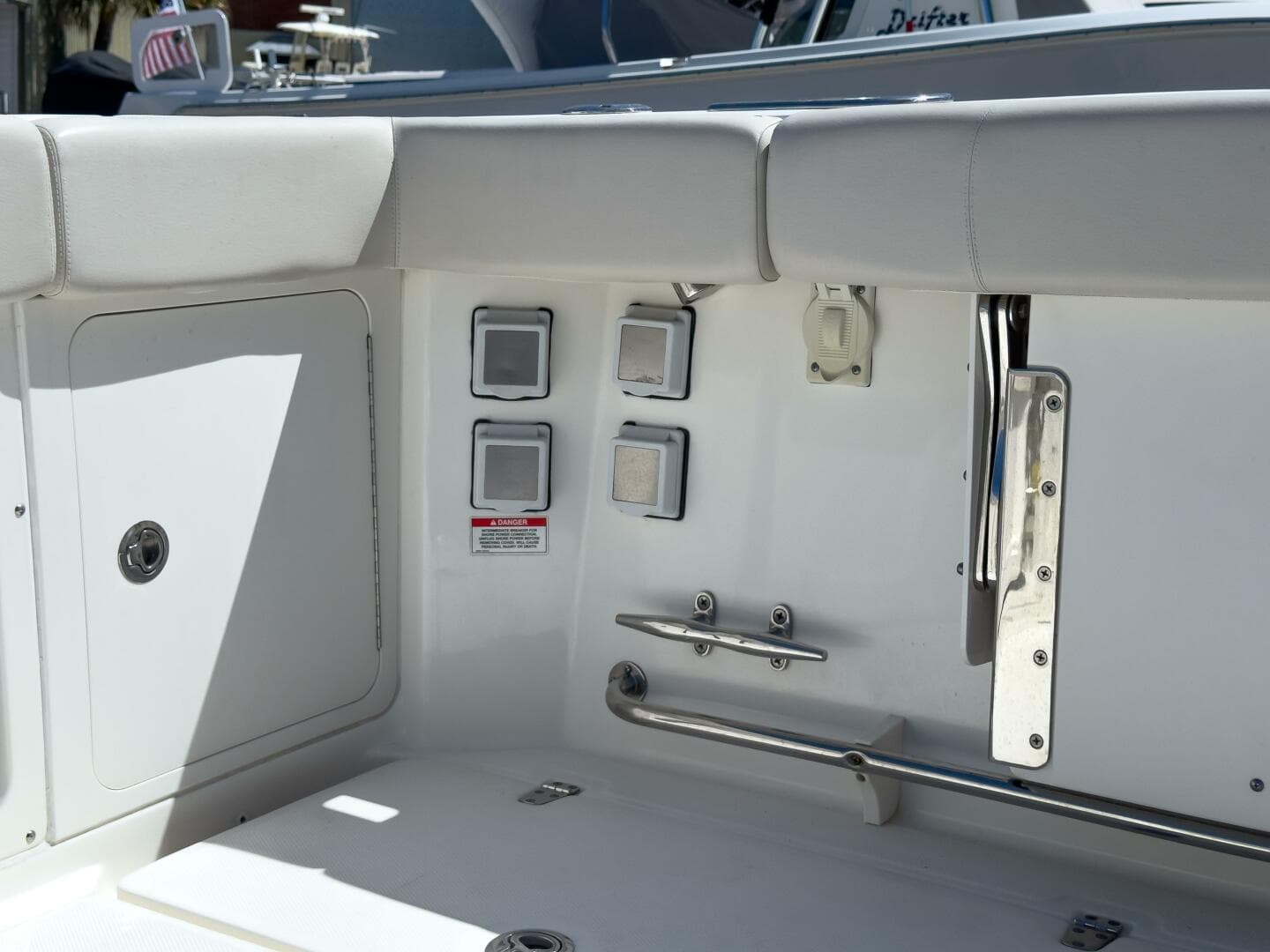 2018 Boston Whaler 315 Conquest