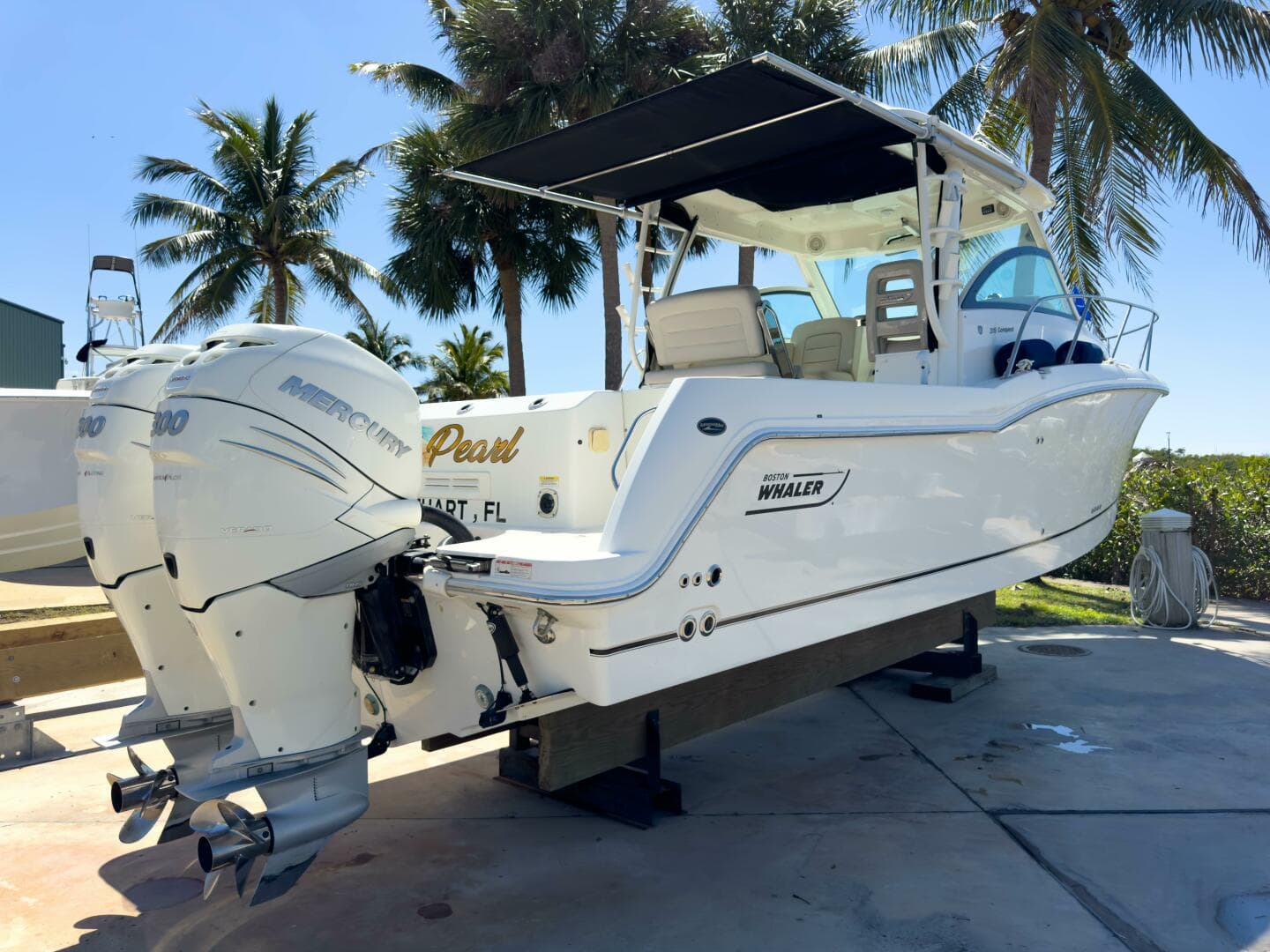 2018 Boston Whaler 315 Conquest