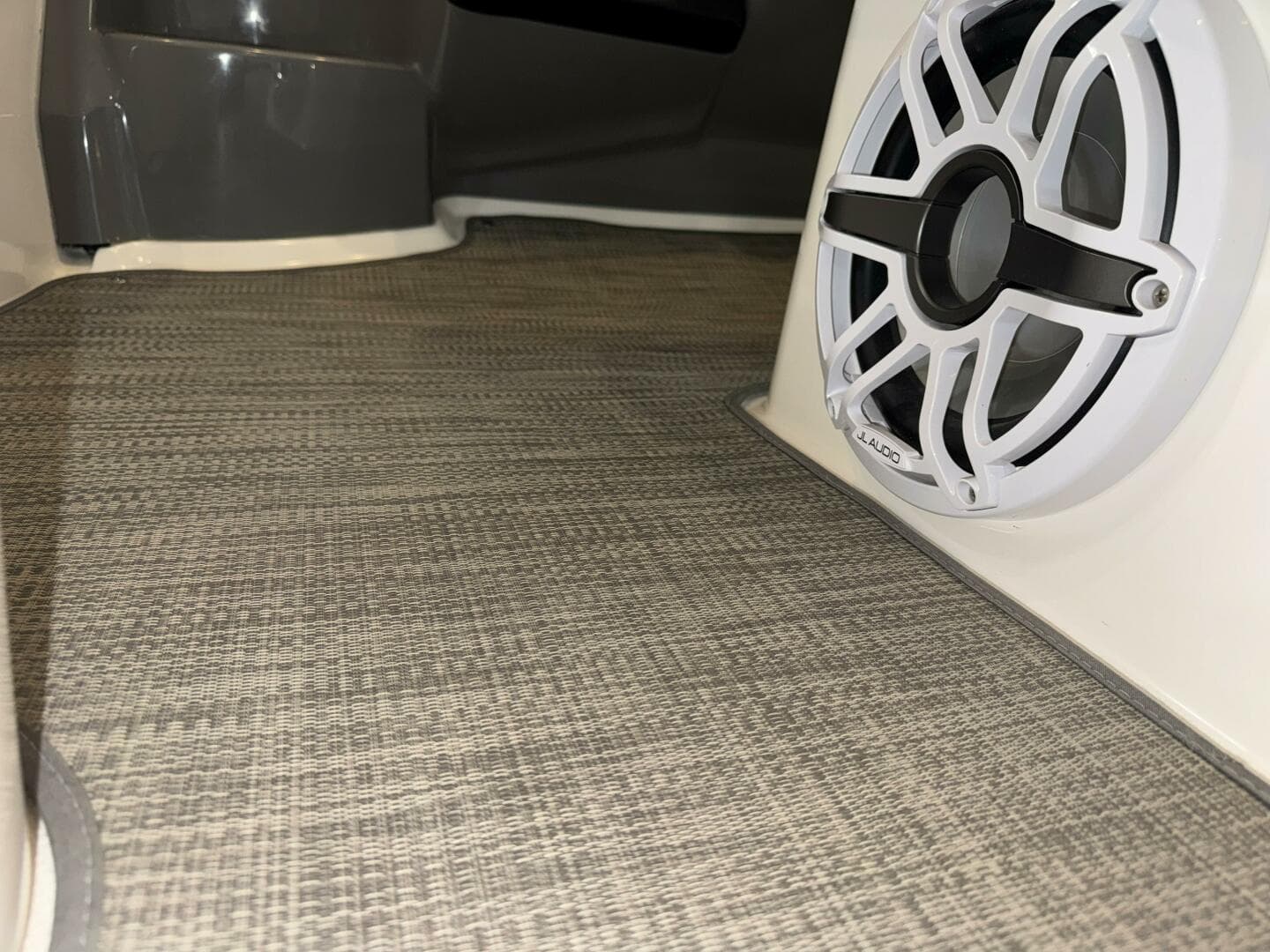 2005 Cruisers Yachts 420 Express