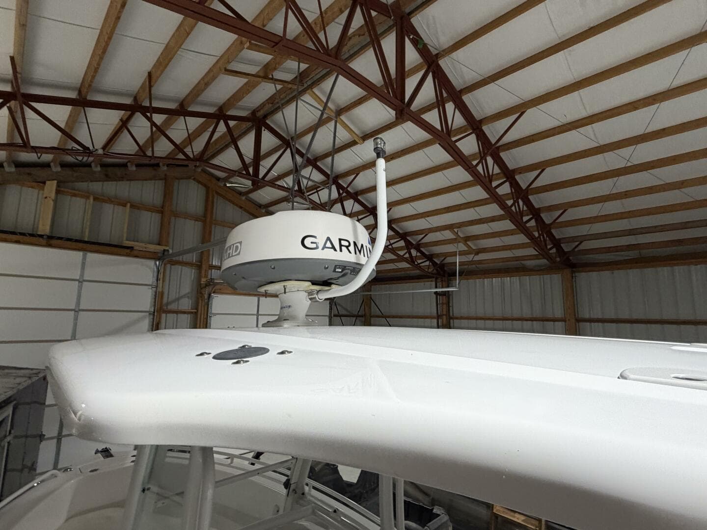 2016 Everglades 230 Center Console