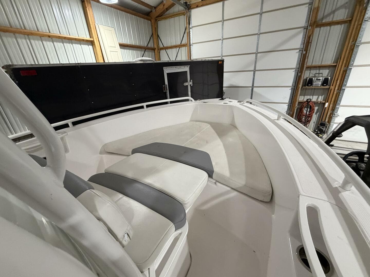 2016 Everglades 230 Center Console