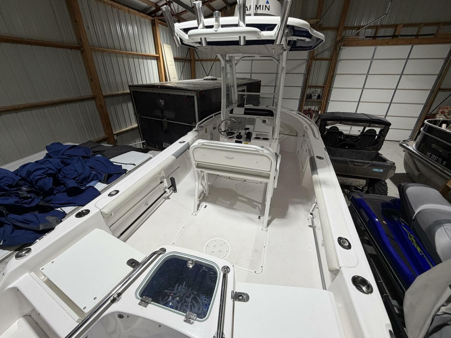 2016 Everglades 230 Center Console
