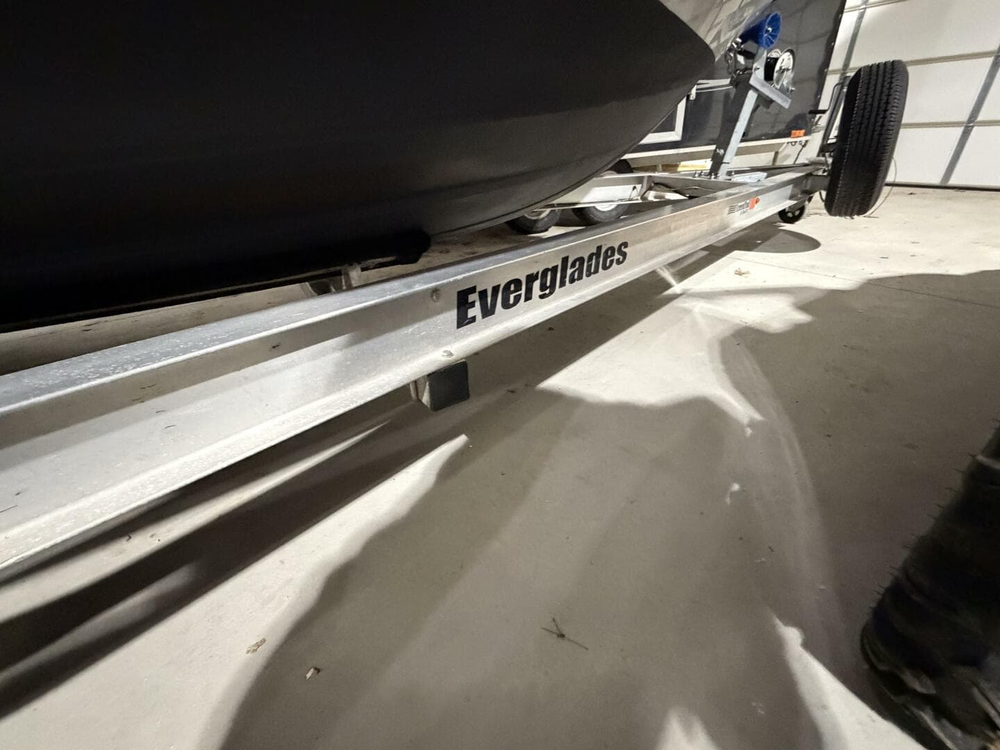 2016 Everglades 230 Center Console