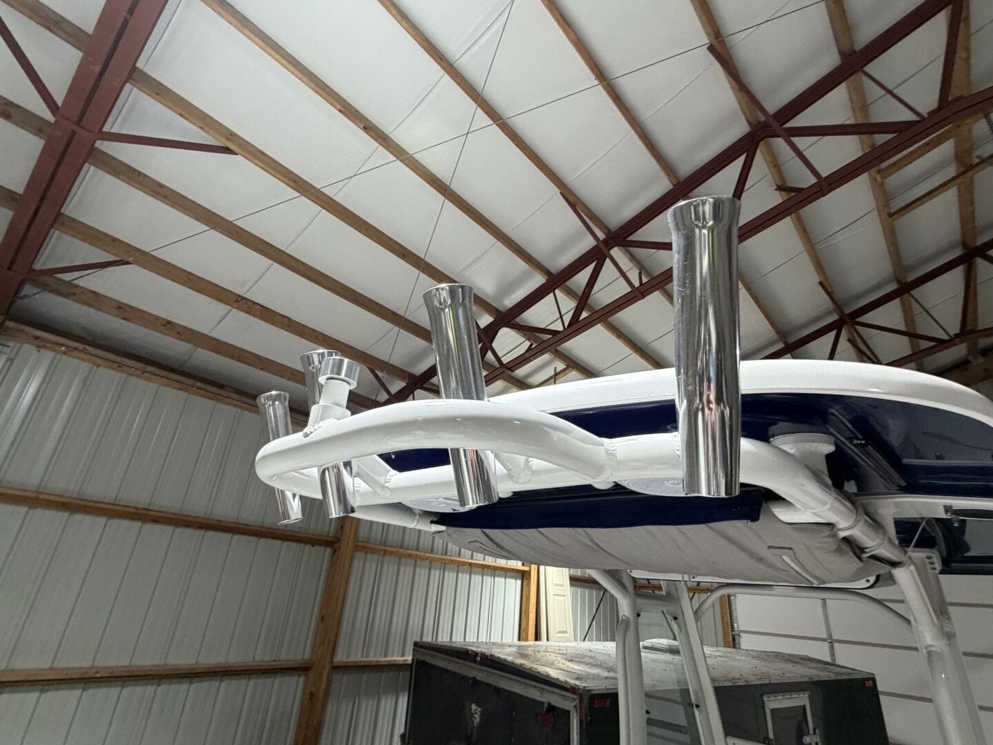 2016 Everglades 230 Center Console