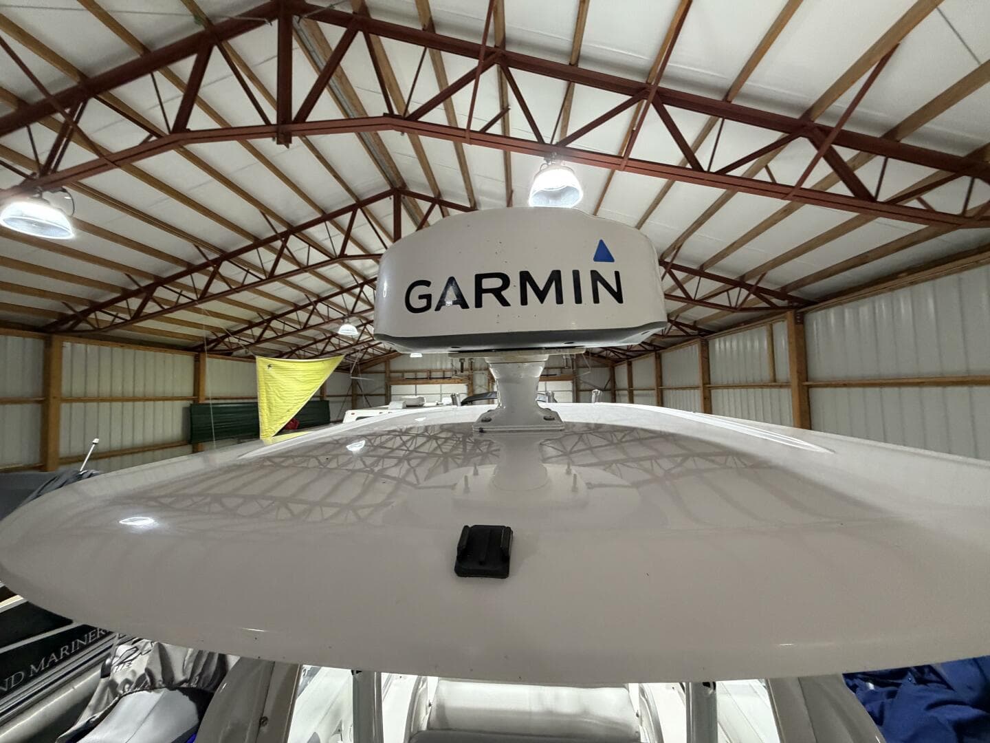 2016 Everglades 230 Center Console