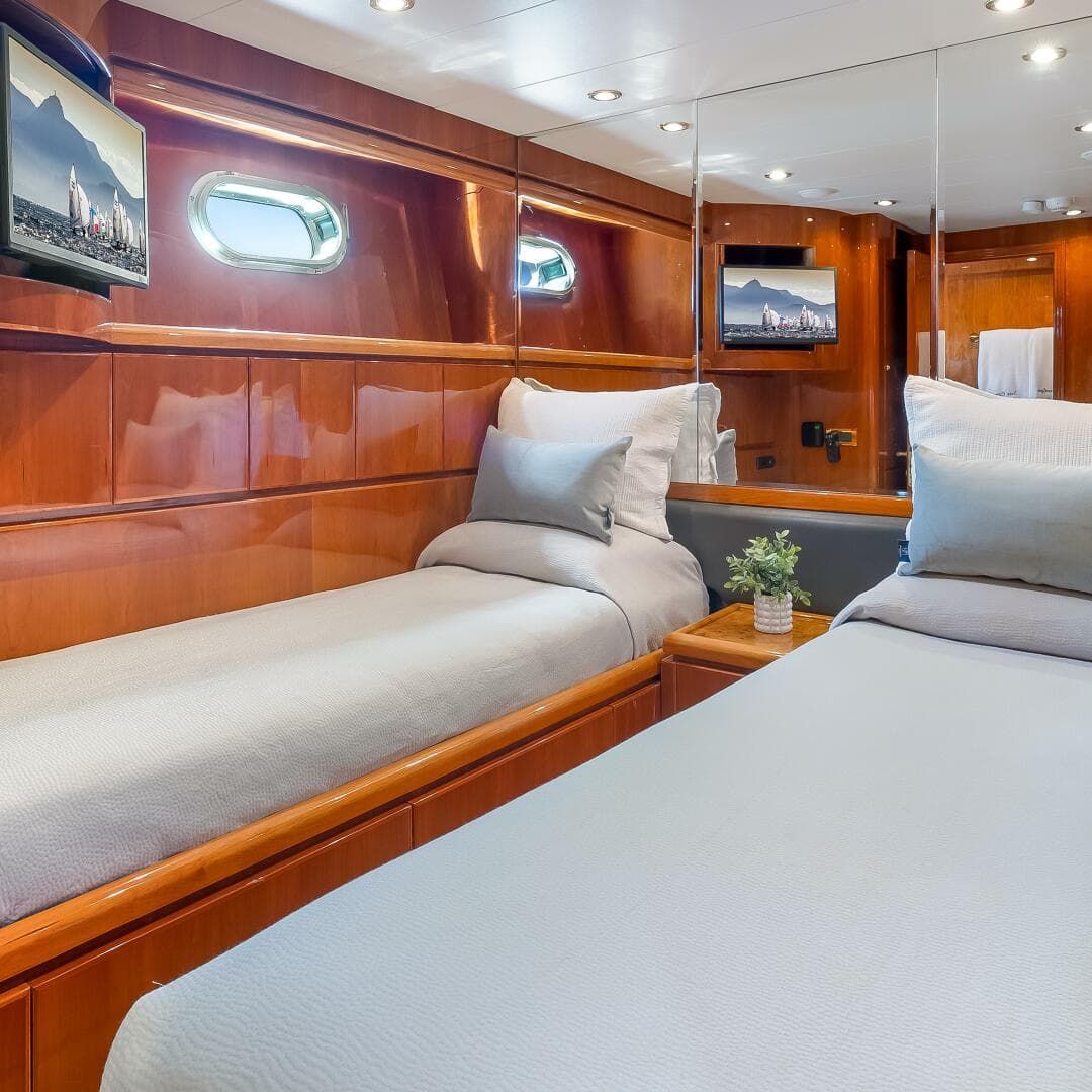 2003 Hargrave Sky Lounge