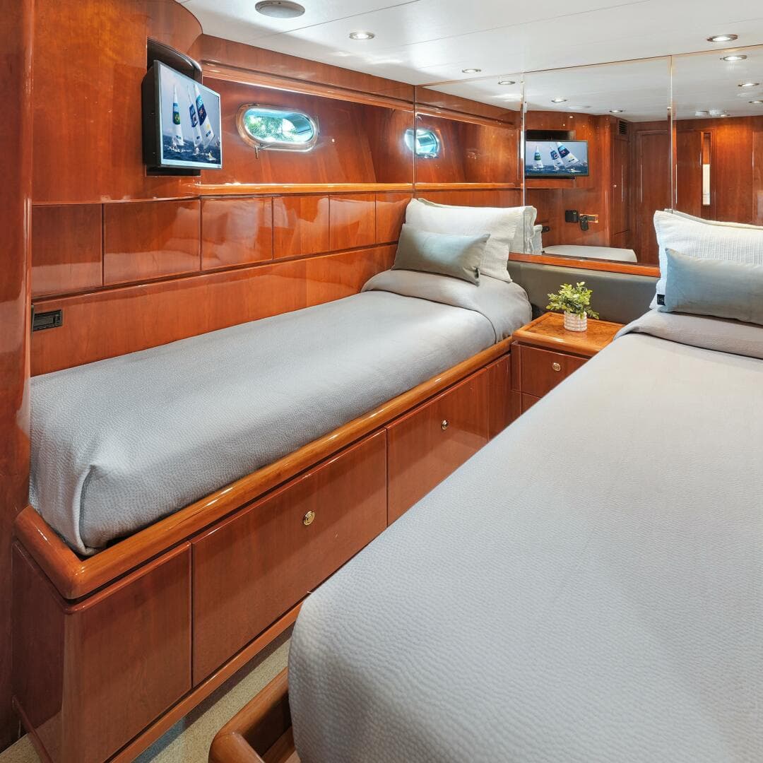 2003 Hargrave Sky Lounge