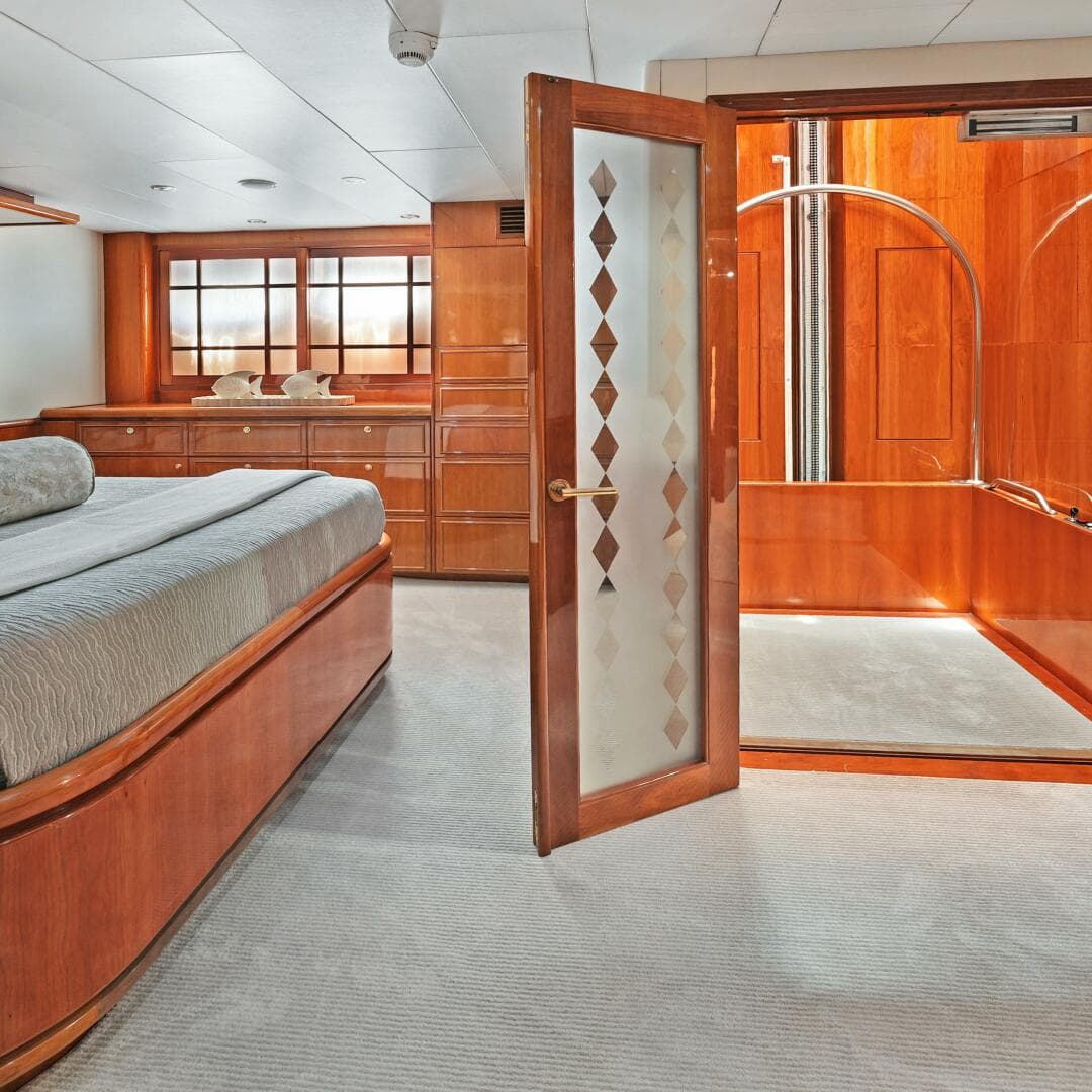 2003 Hargrave Sky Lounge