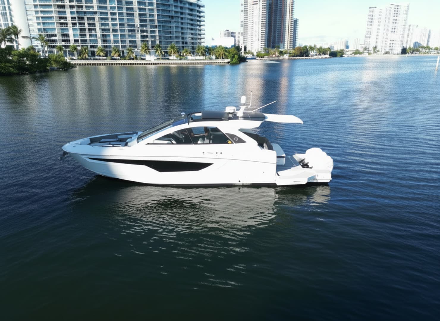 2021 Cruisers Yachts 