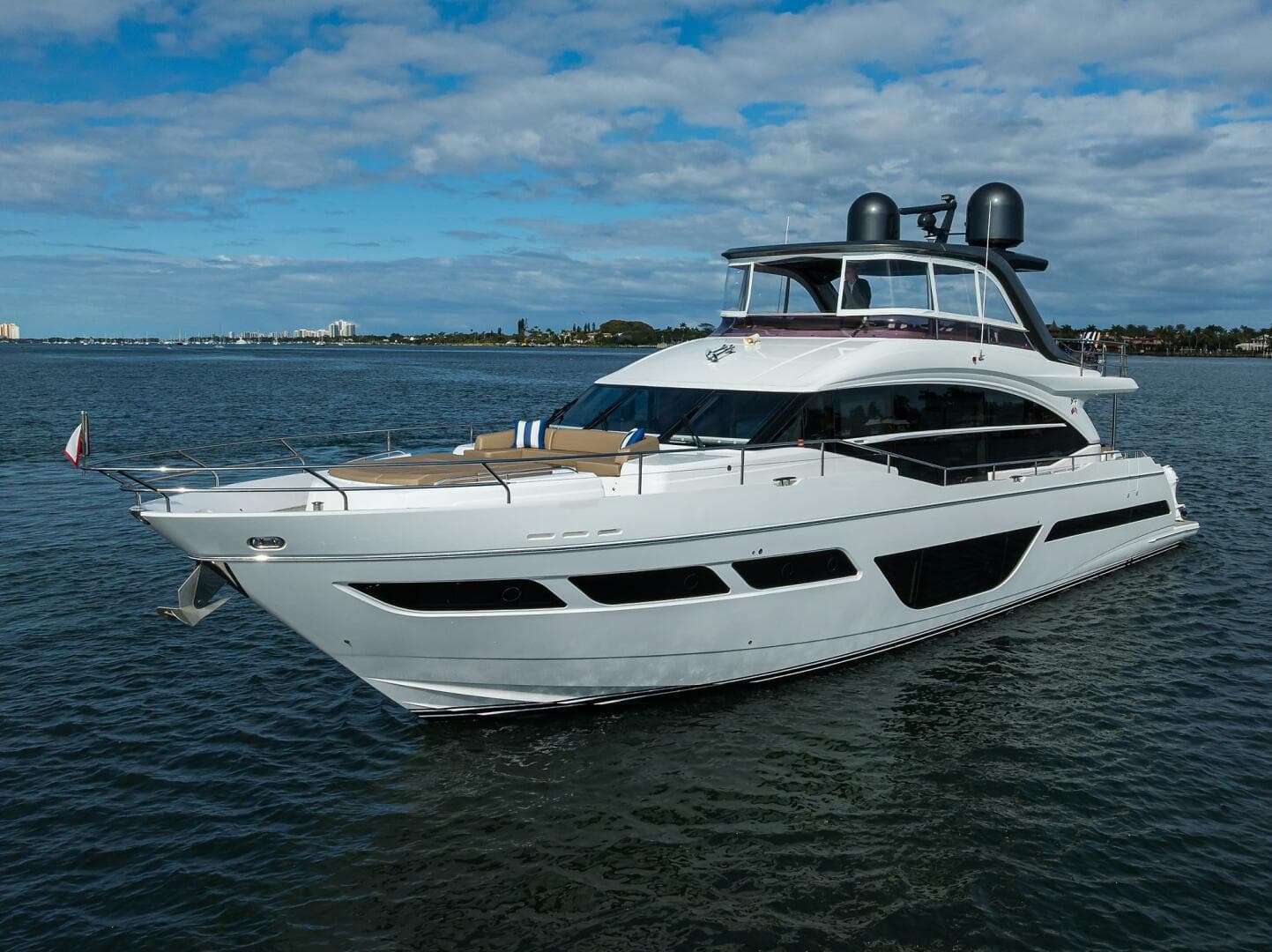 Princess Y78 - Janie II - Profile