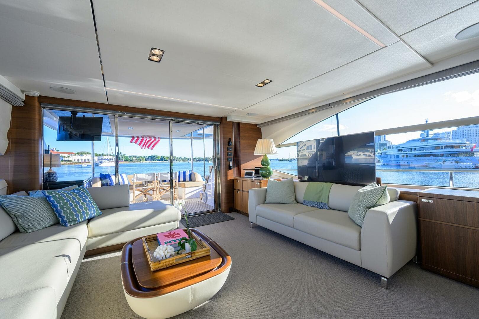 Princess Y78 - Janie II - Salon