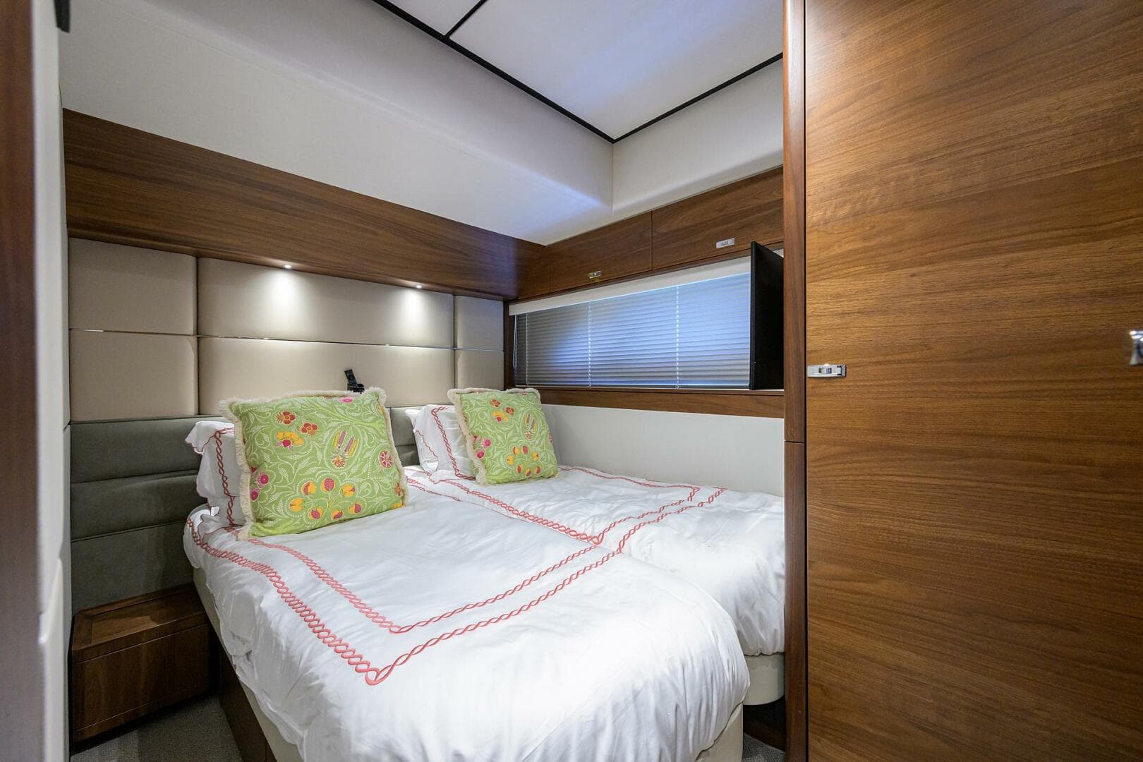 Princess Y78 - Janie II - Stateroom