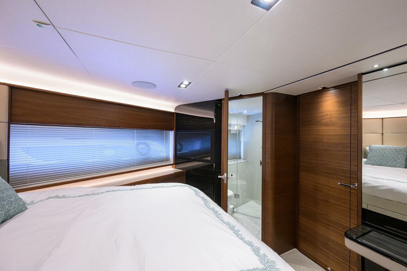 Princess Y78 - Janie II - Stateroom
