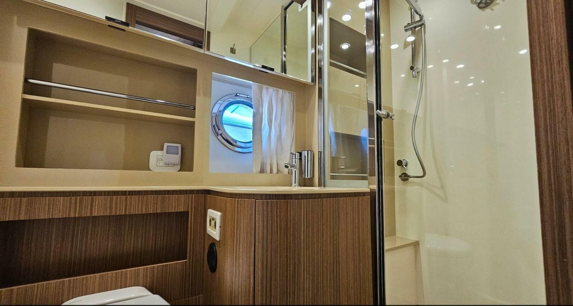 2015 Azimut Atlantis 50