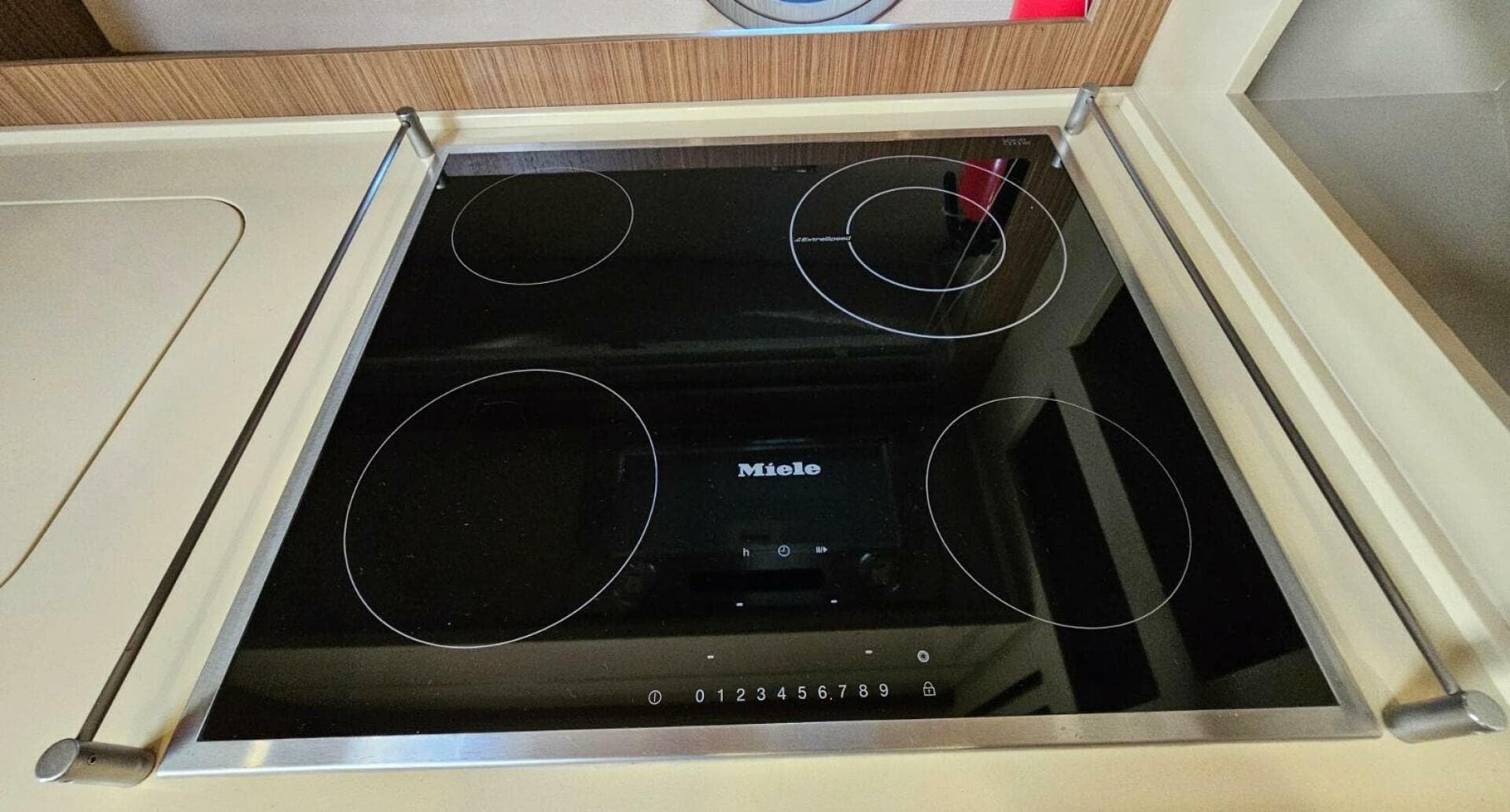 2015 Azimut Atlantis 50