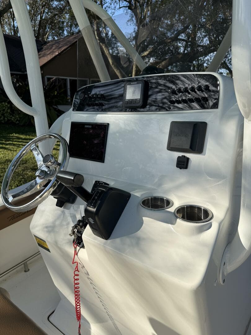 Pioneer 220 Bay Sport