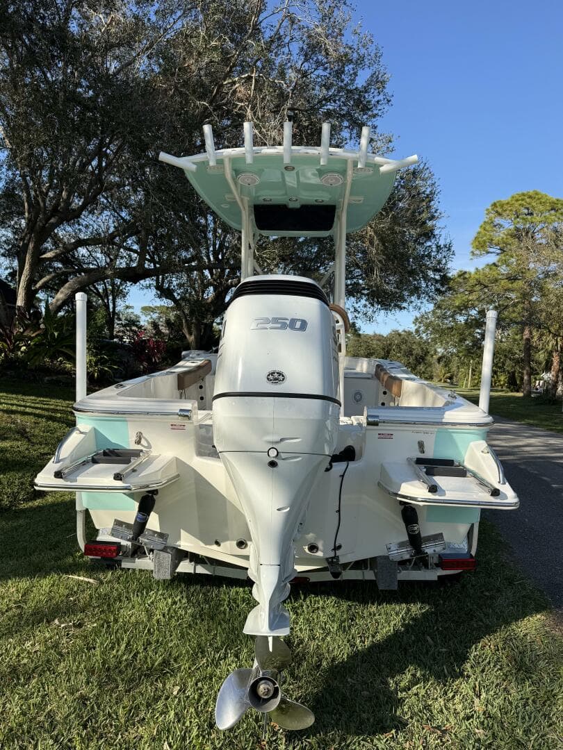 Pioneer 220 Bay Sport