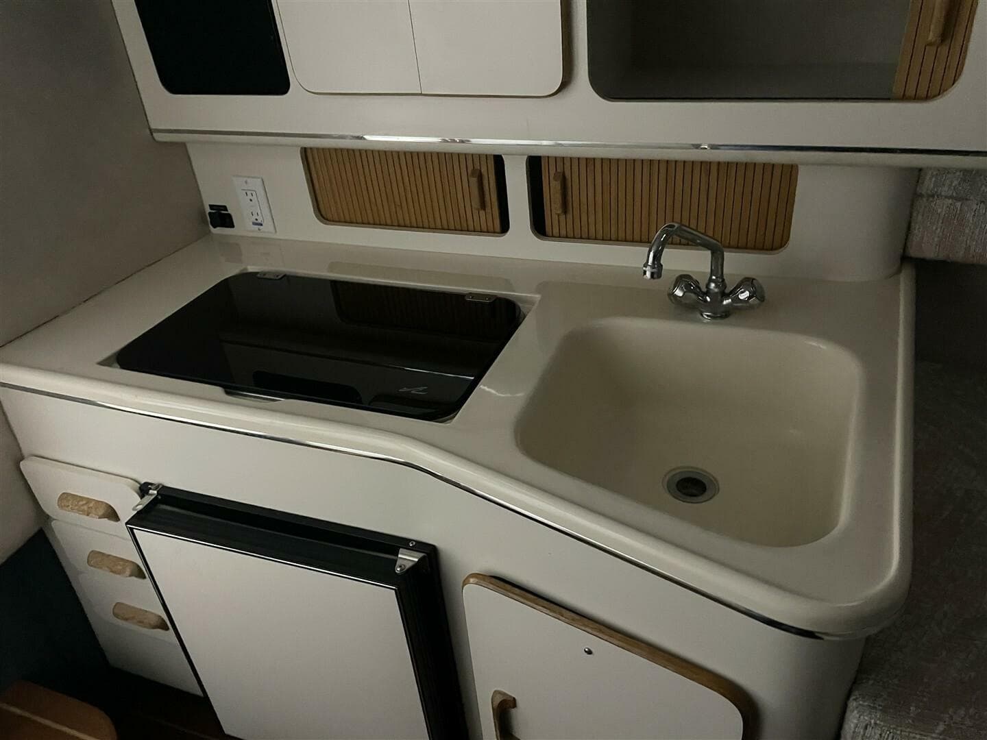 1993 Sea Ray 300 Weekender