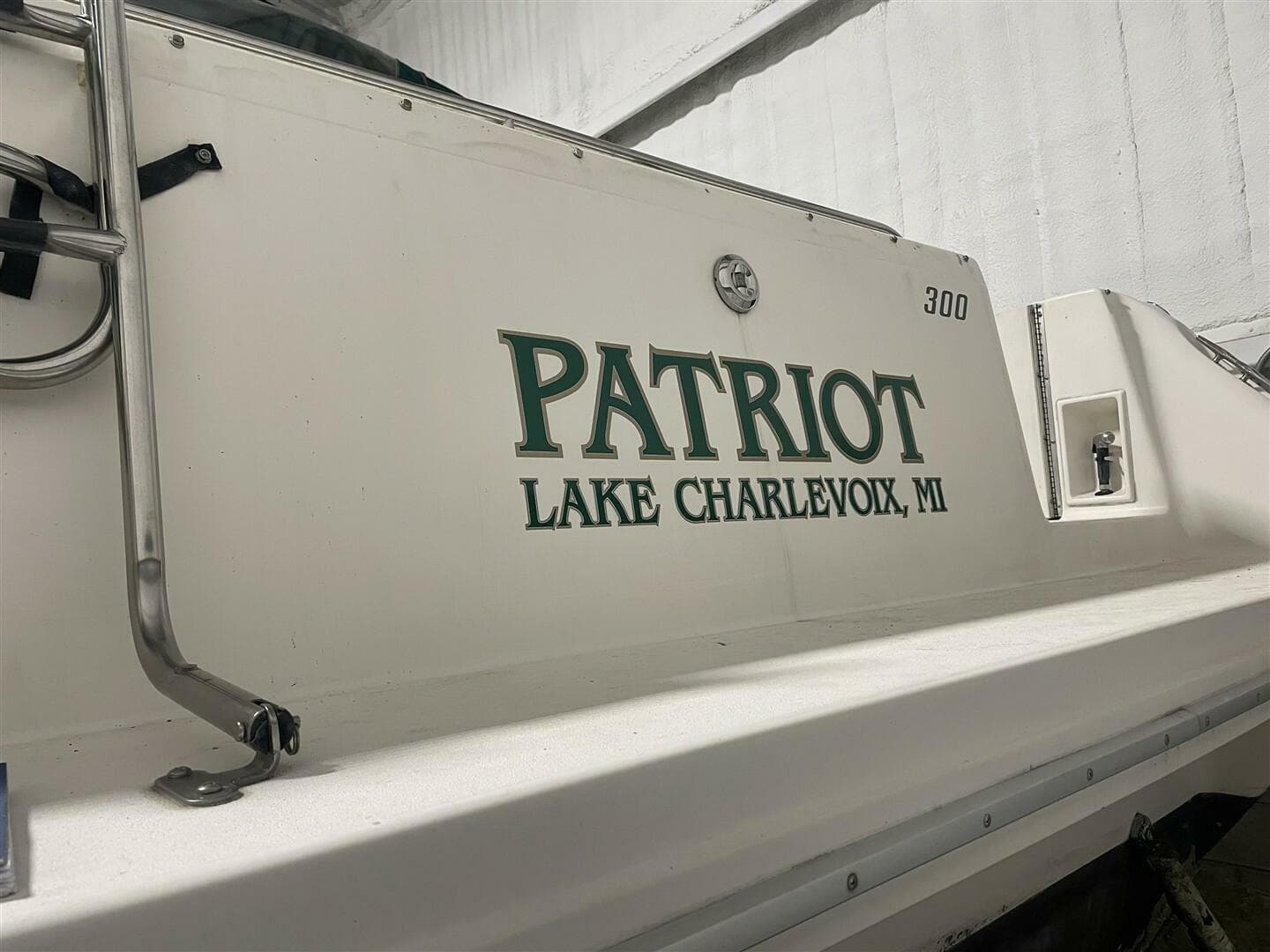 1993 Sea Ray 300 Weekender