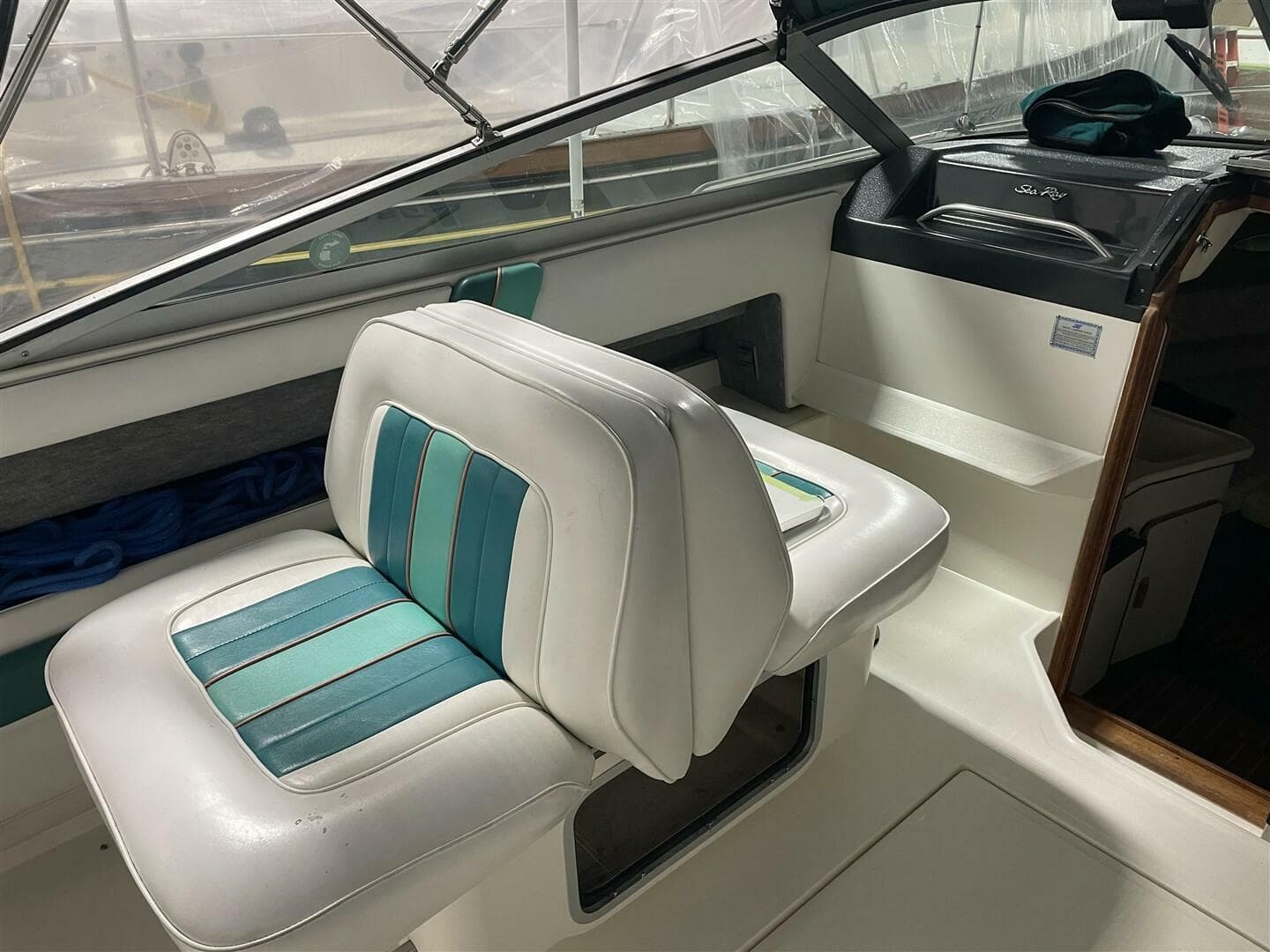 1993 Sea Ray 300 Weekender