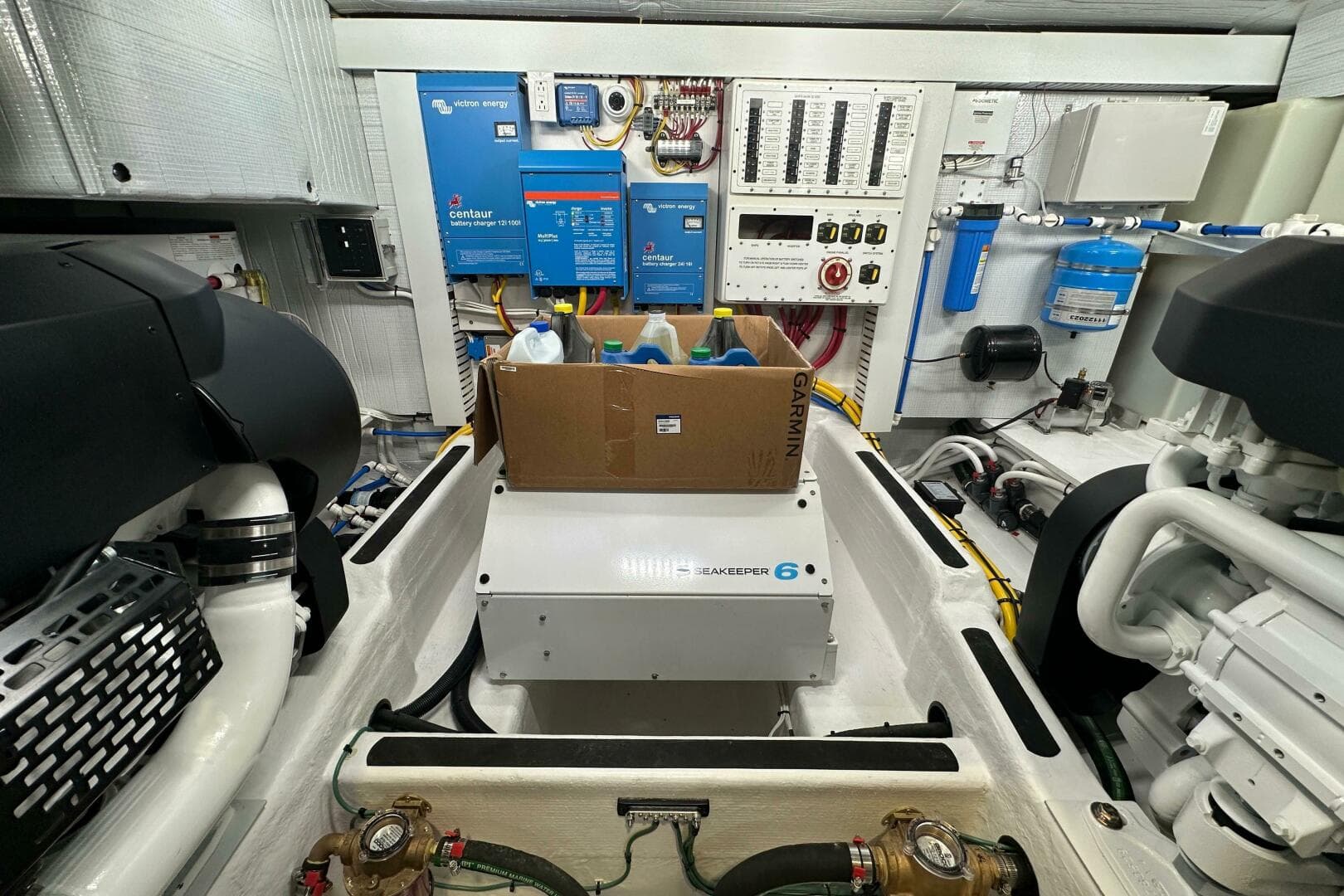 2025 Sabre 48 Salon Express