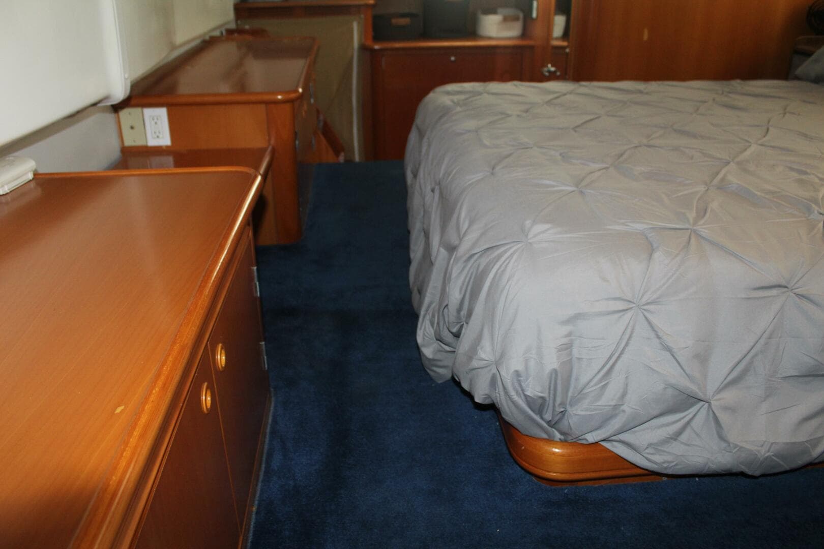 2004 Lagoon 43 Power Cat