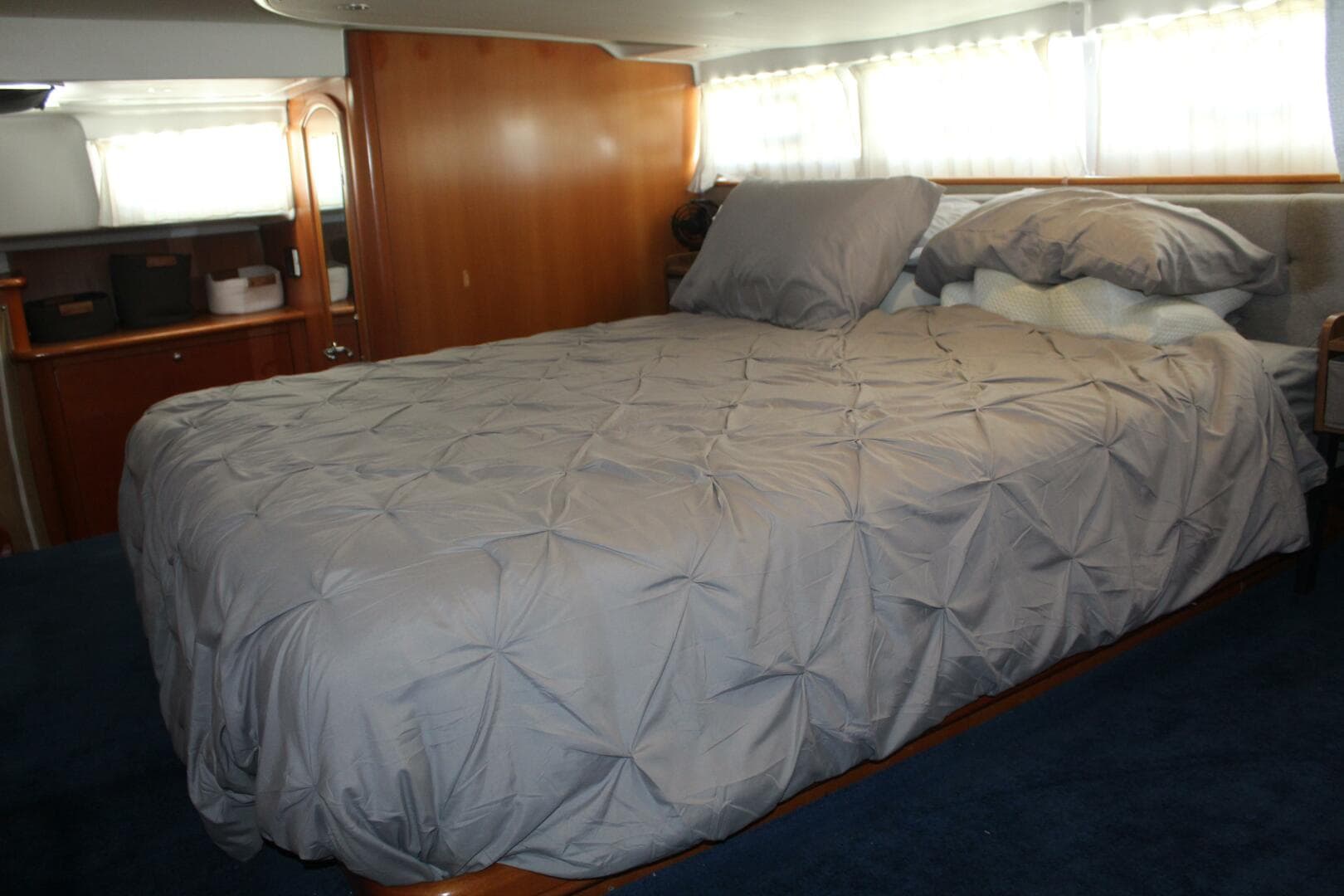 2004 Lagoon 43 Power Cat