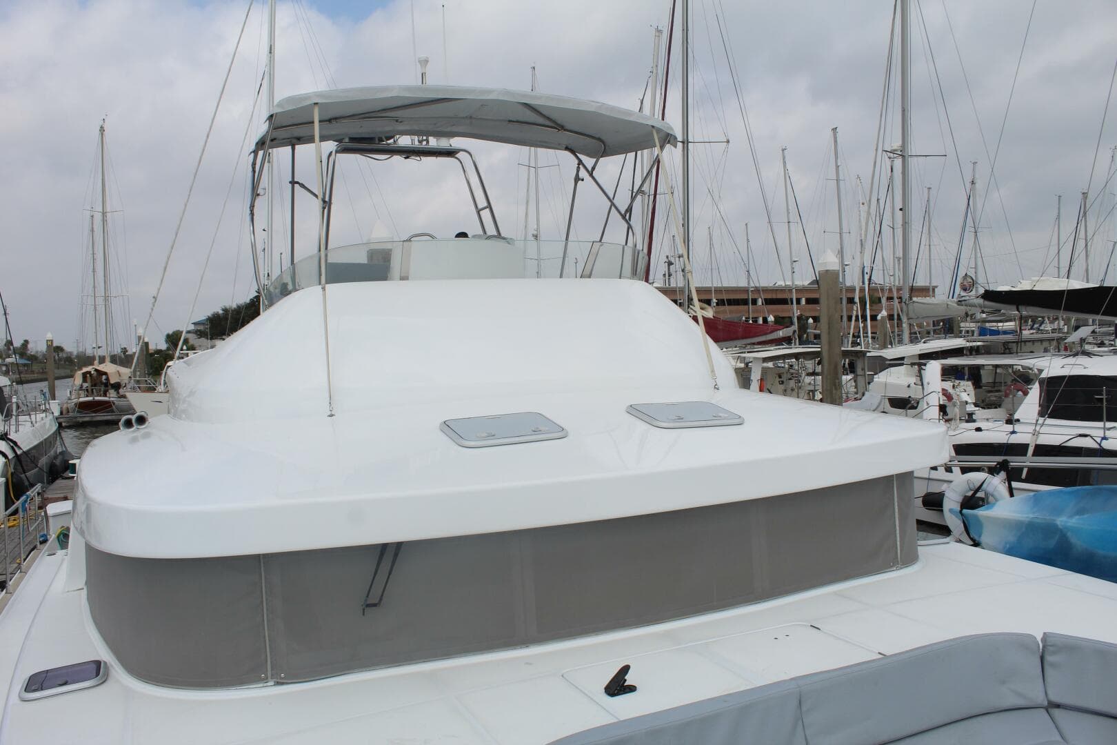 2004 Lagoon 43 Power Cat