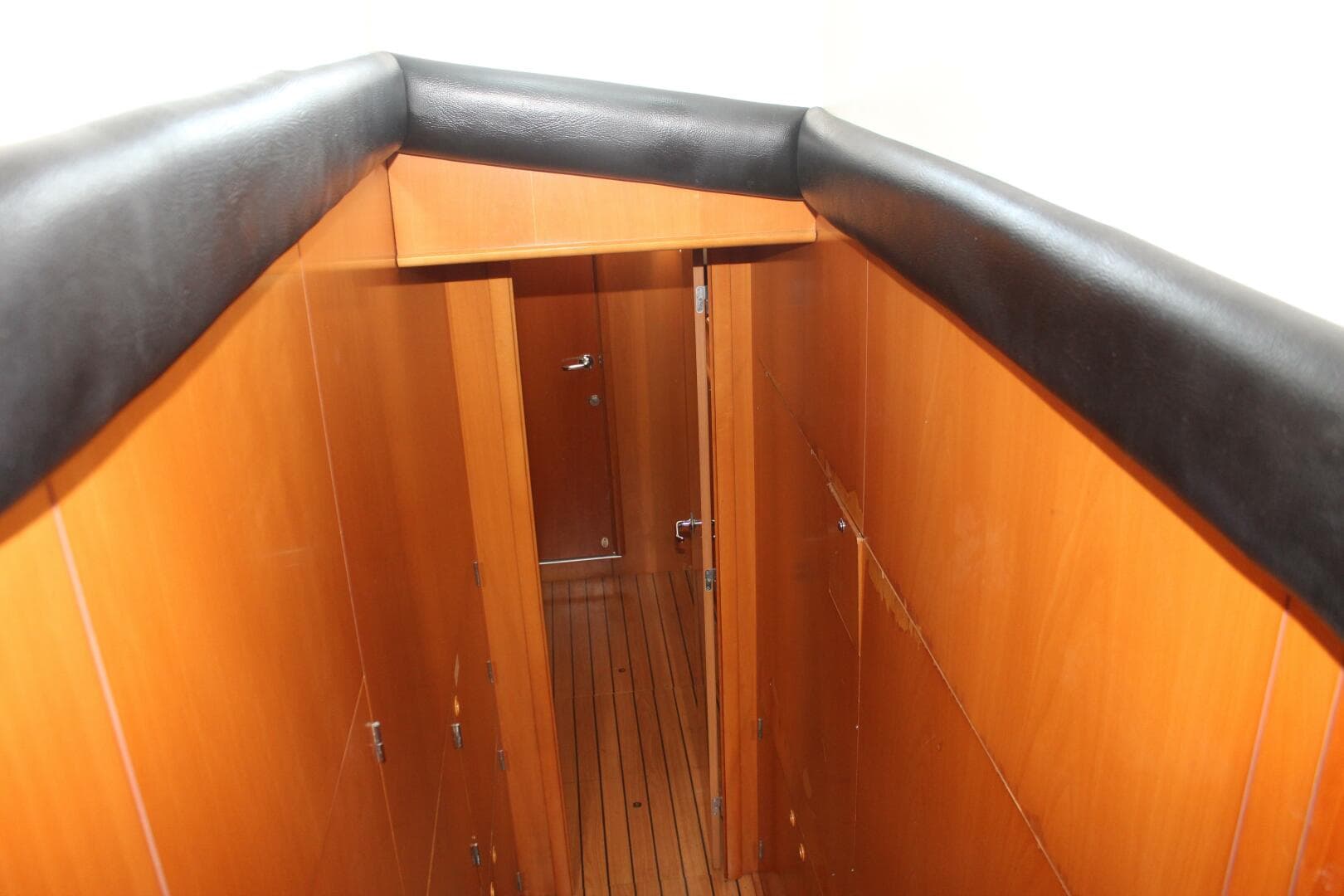 2004 Lagoon 43 Power Cat