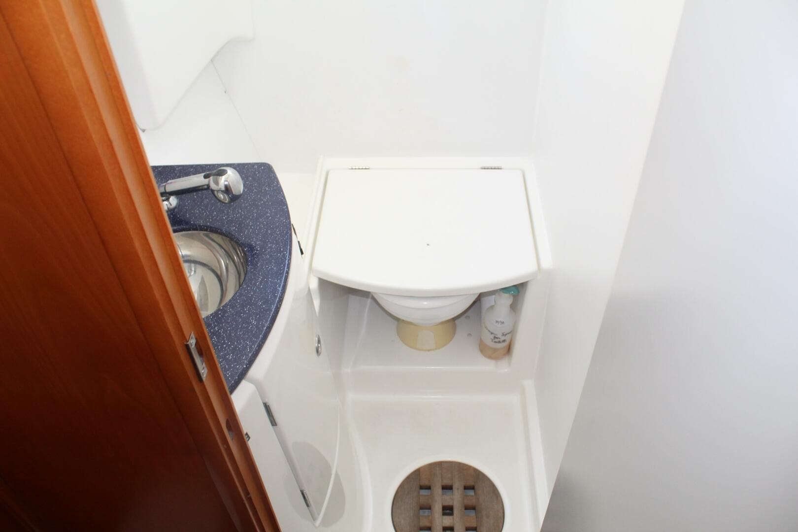 2004 Lagoon 43 Power Cat