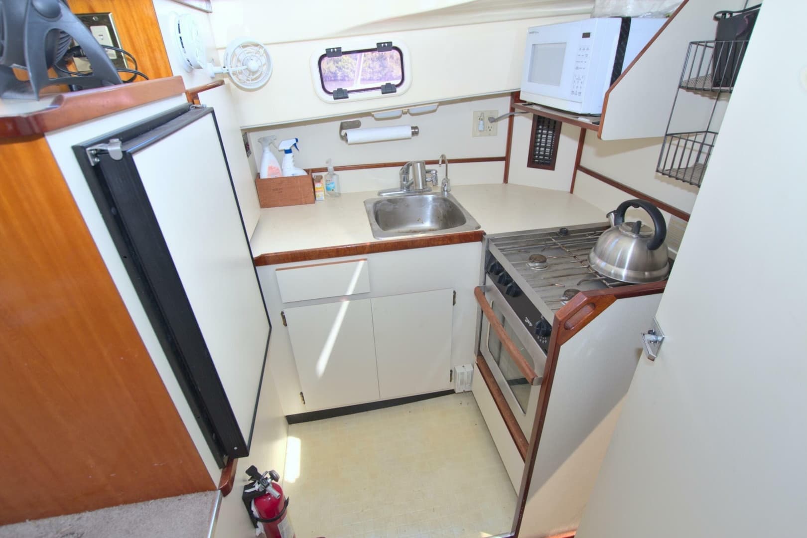 2004 Camano 31 Troll