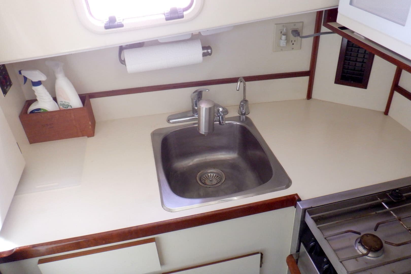 2004 Camano 31 Troll