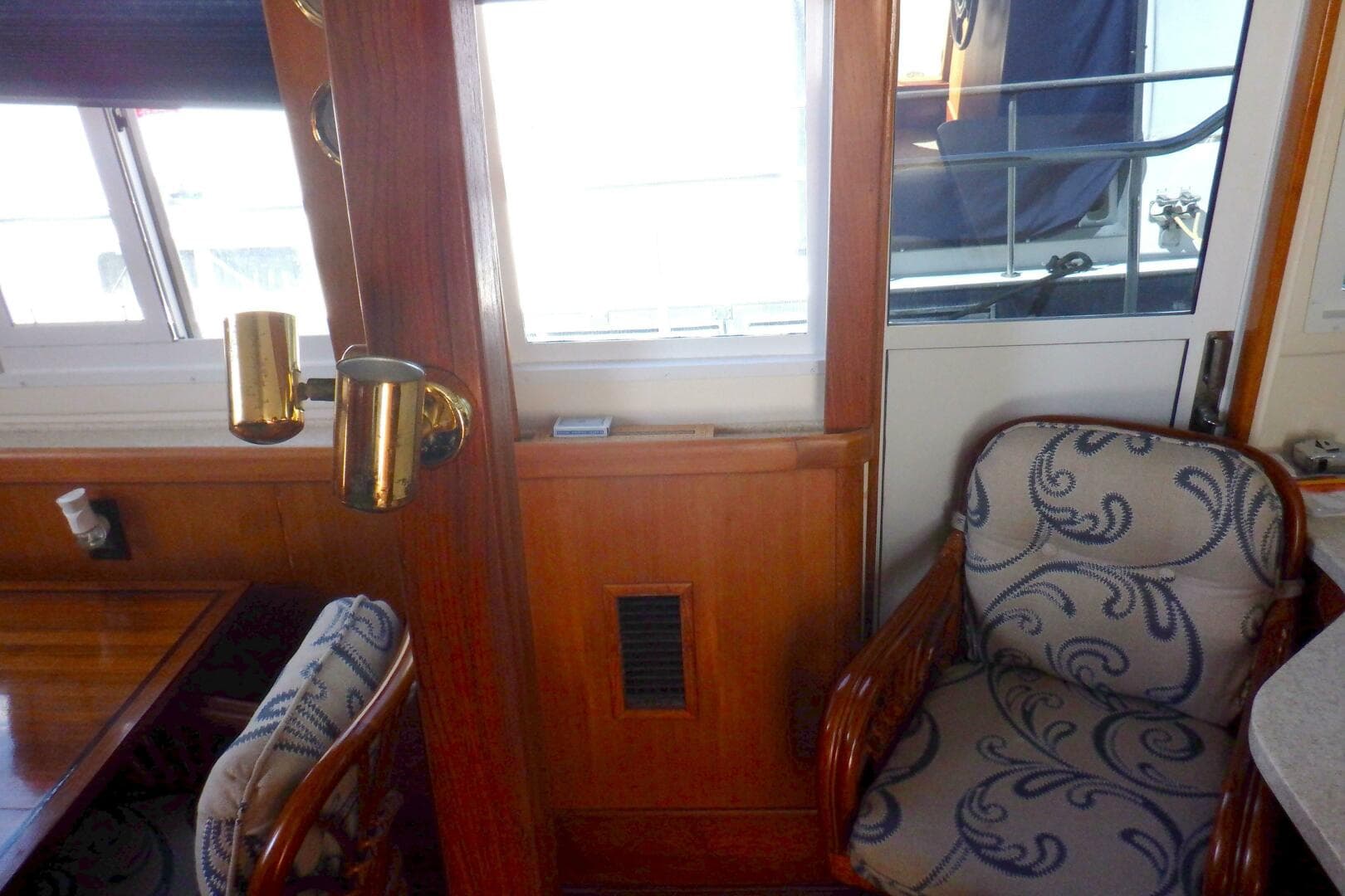 2002 Mainship 430 Trawler