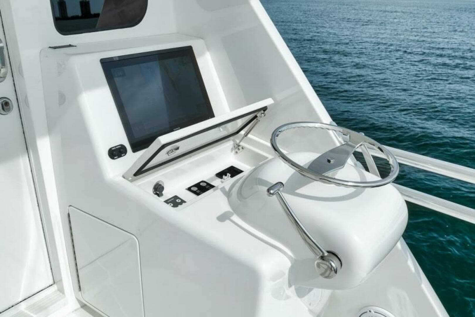 Viking 72 Skybridge - Chelsea -Aft Deck