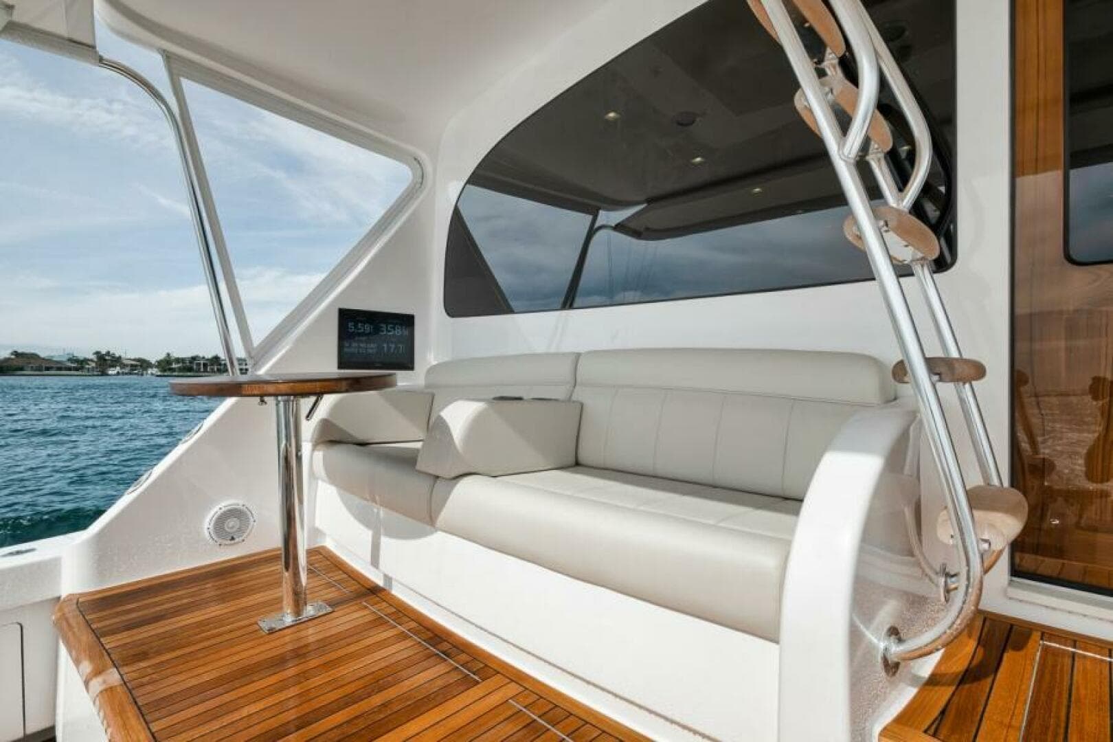 Viking 72 Skybridge - Chelsea -Cockpit
