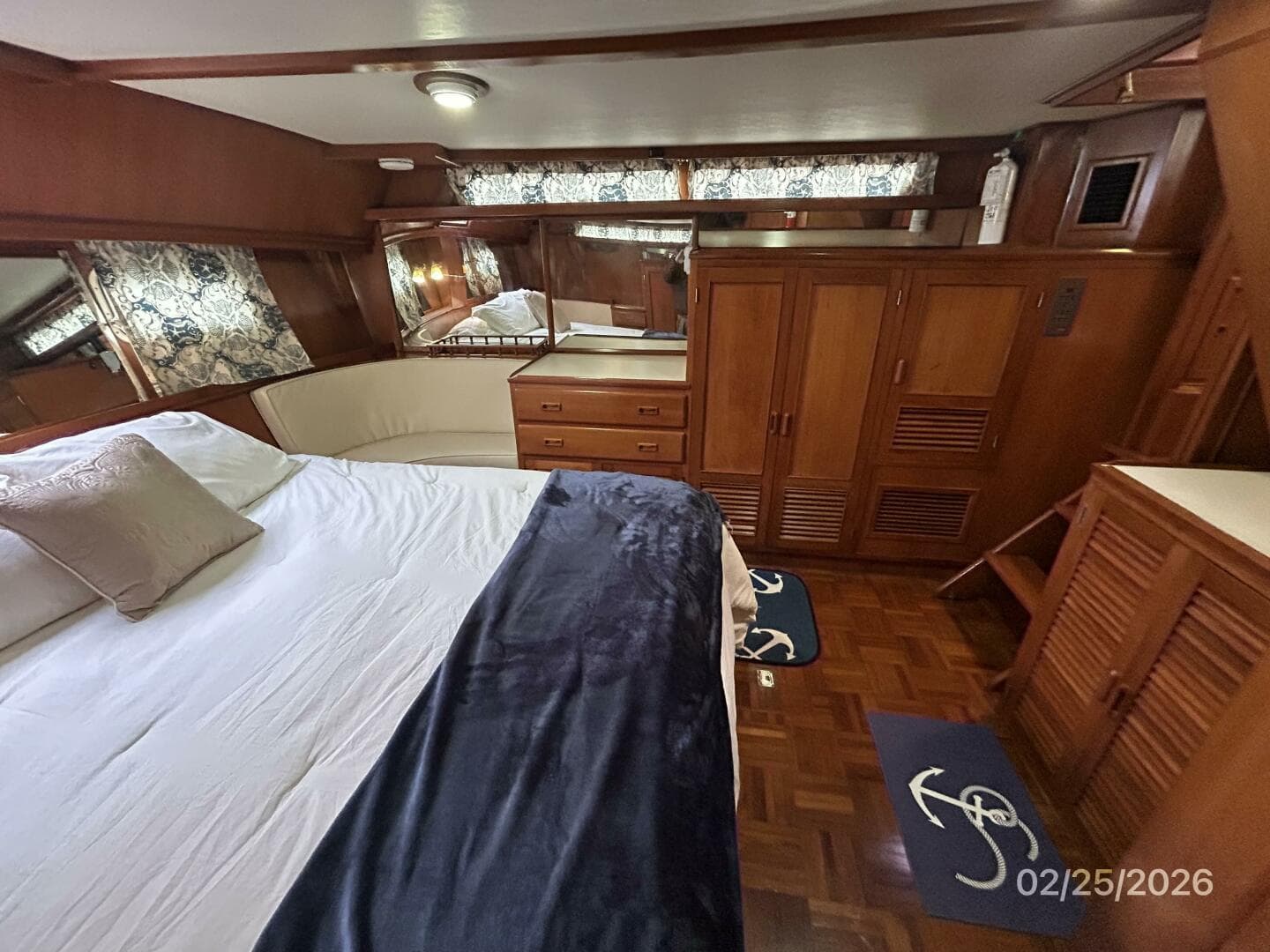 42' Jefferson master stateroom port