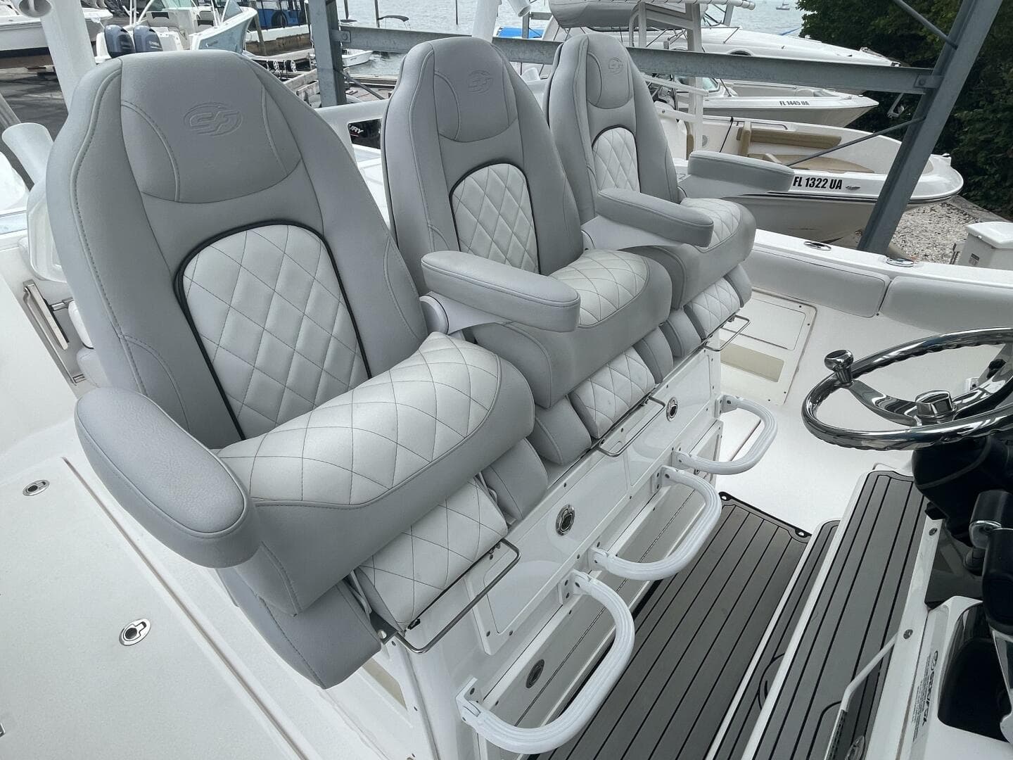 2019 Sea Fox 328 Commander