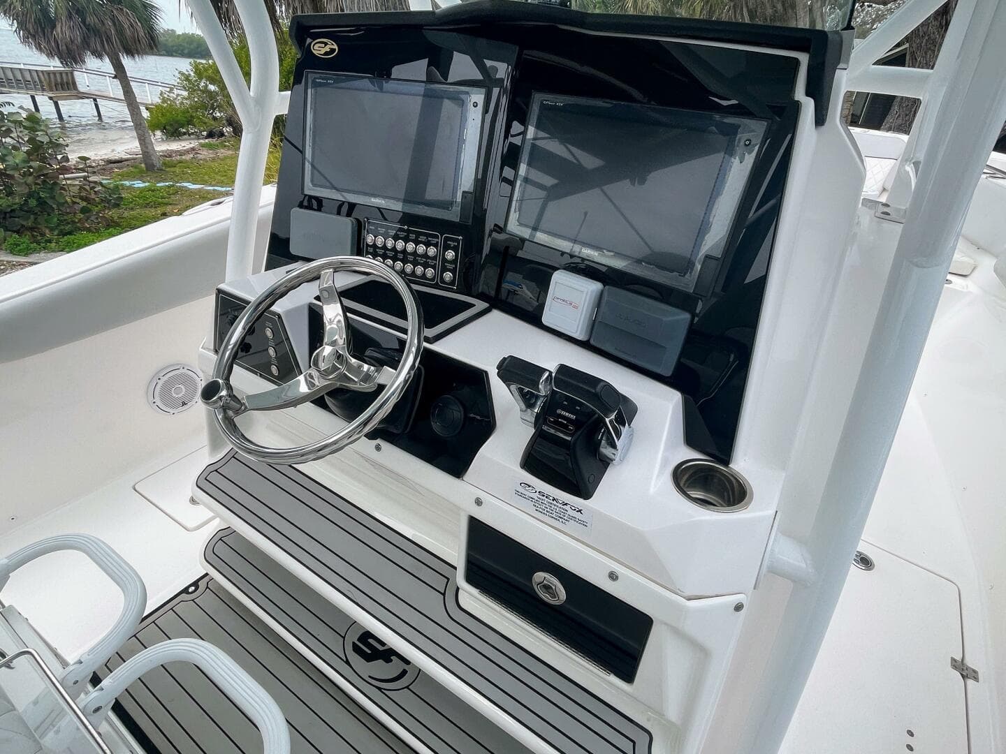 2019 Sea Fox 328 Commander