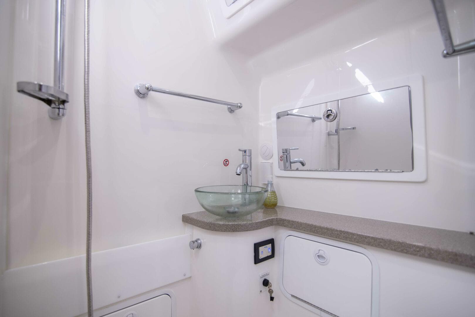 Regulator 41 - Wound Up II - Interior Cabin, Head