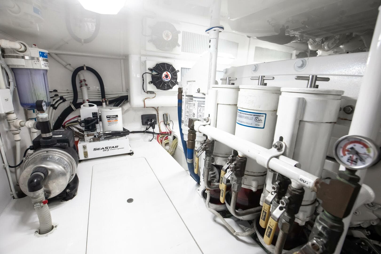 Viking 48 - Dorothy Marie - Engine Room