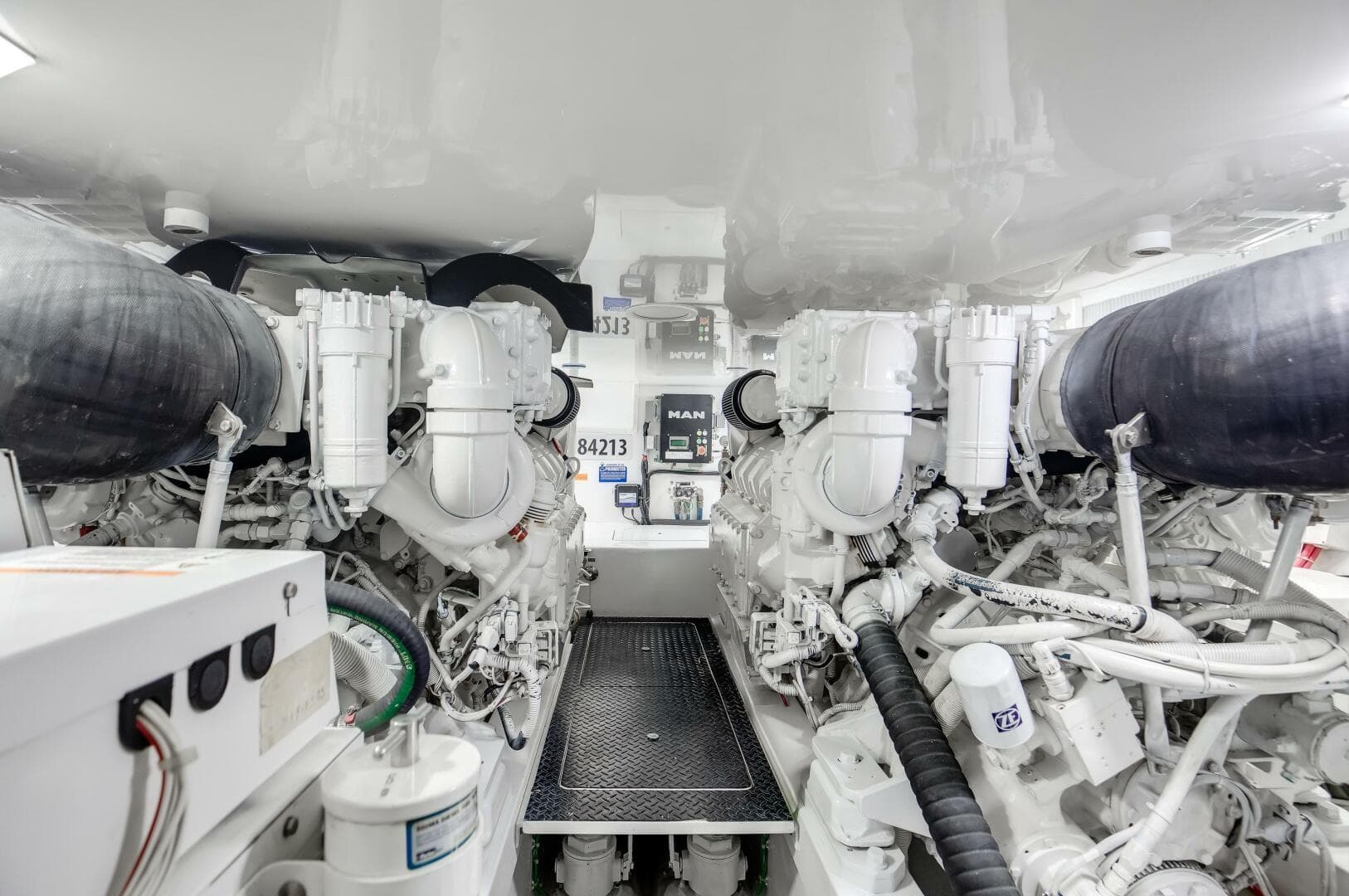 Viking 48 - Dorothy Marie - Engine Room